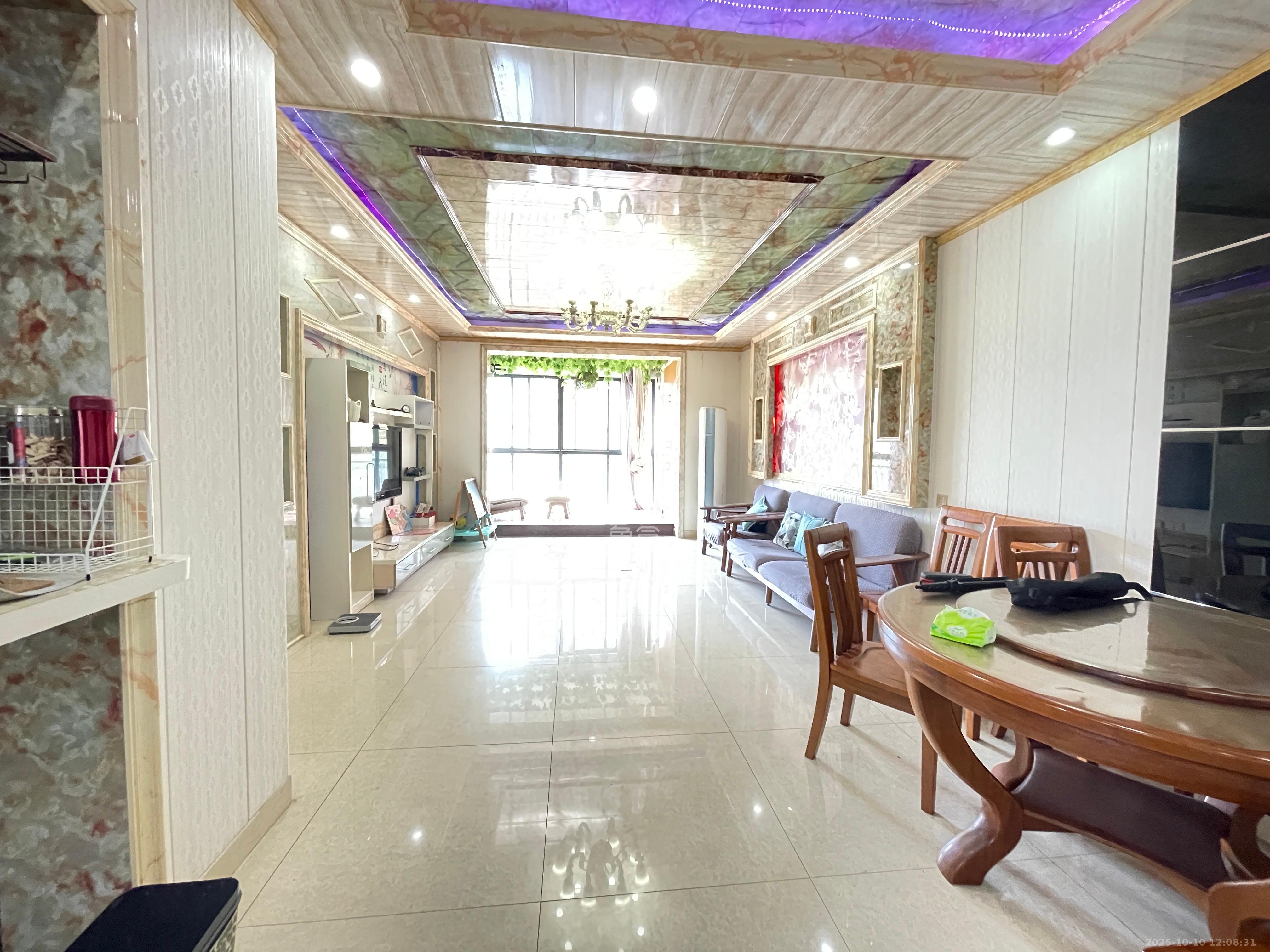 西点公园里 3室2厅2卫 3000.0元/月 西点公园里 3室2厅2卫 3000.0元/月室内图