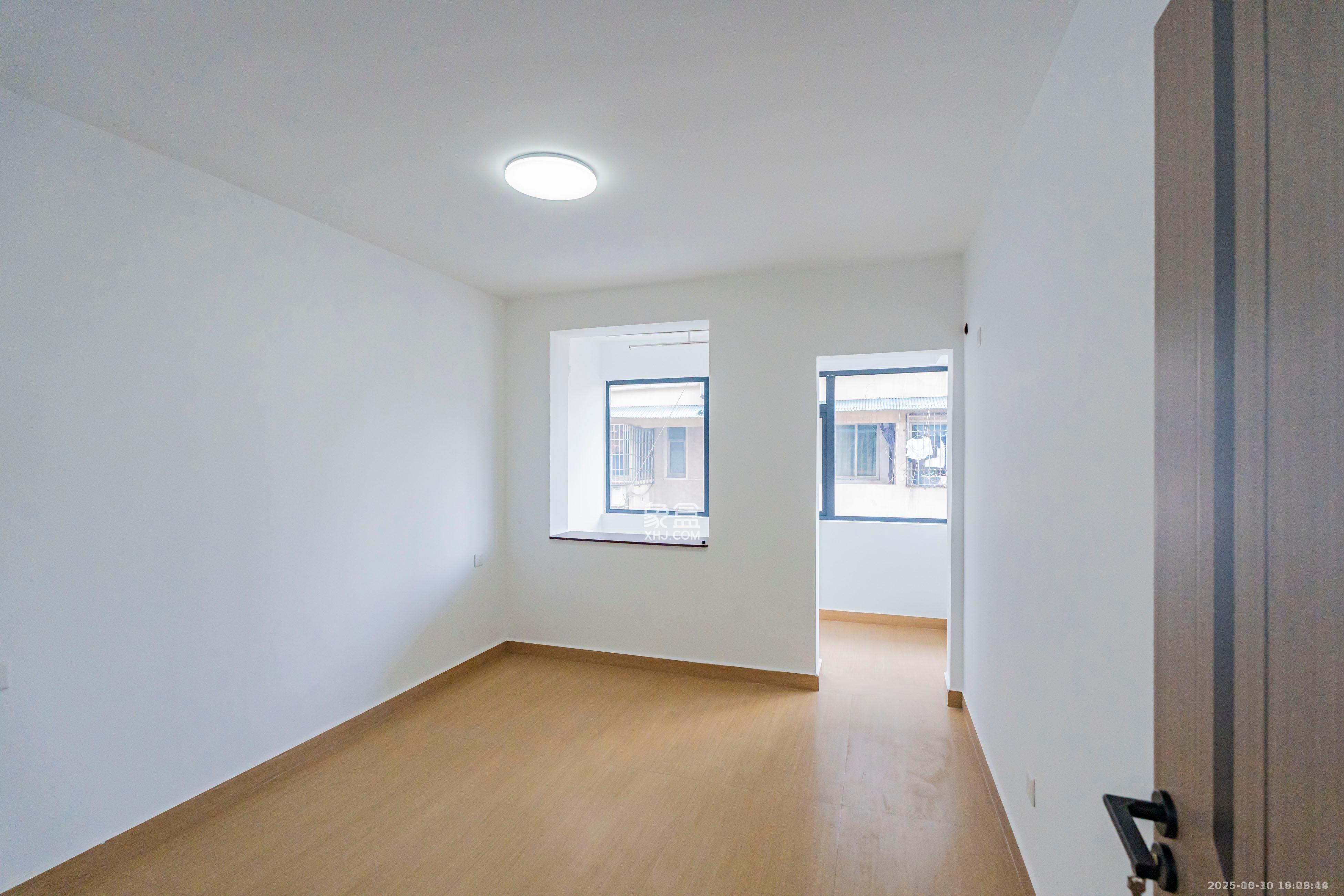 兴通园公寓  2室1厅1卫    1600.0元/月 兴通园公寓  2室1厅1卫    1600.0元/月室内图