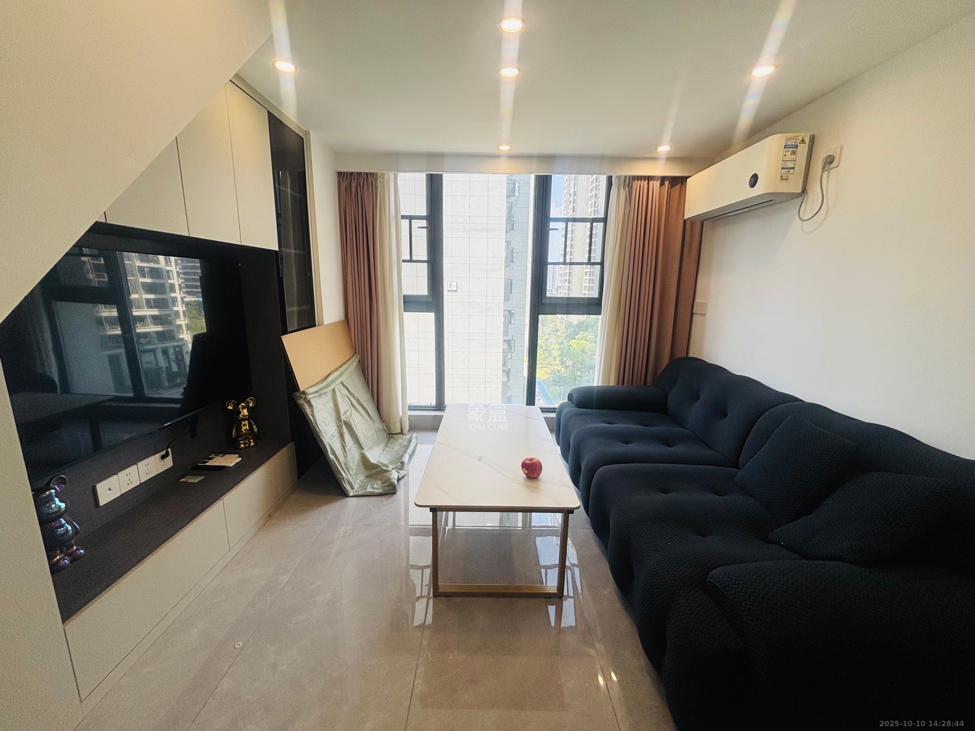 中国铁建湘语梅溪  2室2厅1卫    2200.0元/月 中国铁建湘语梅溪  2室2厅1卫    2200.0元/月