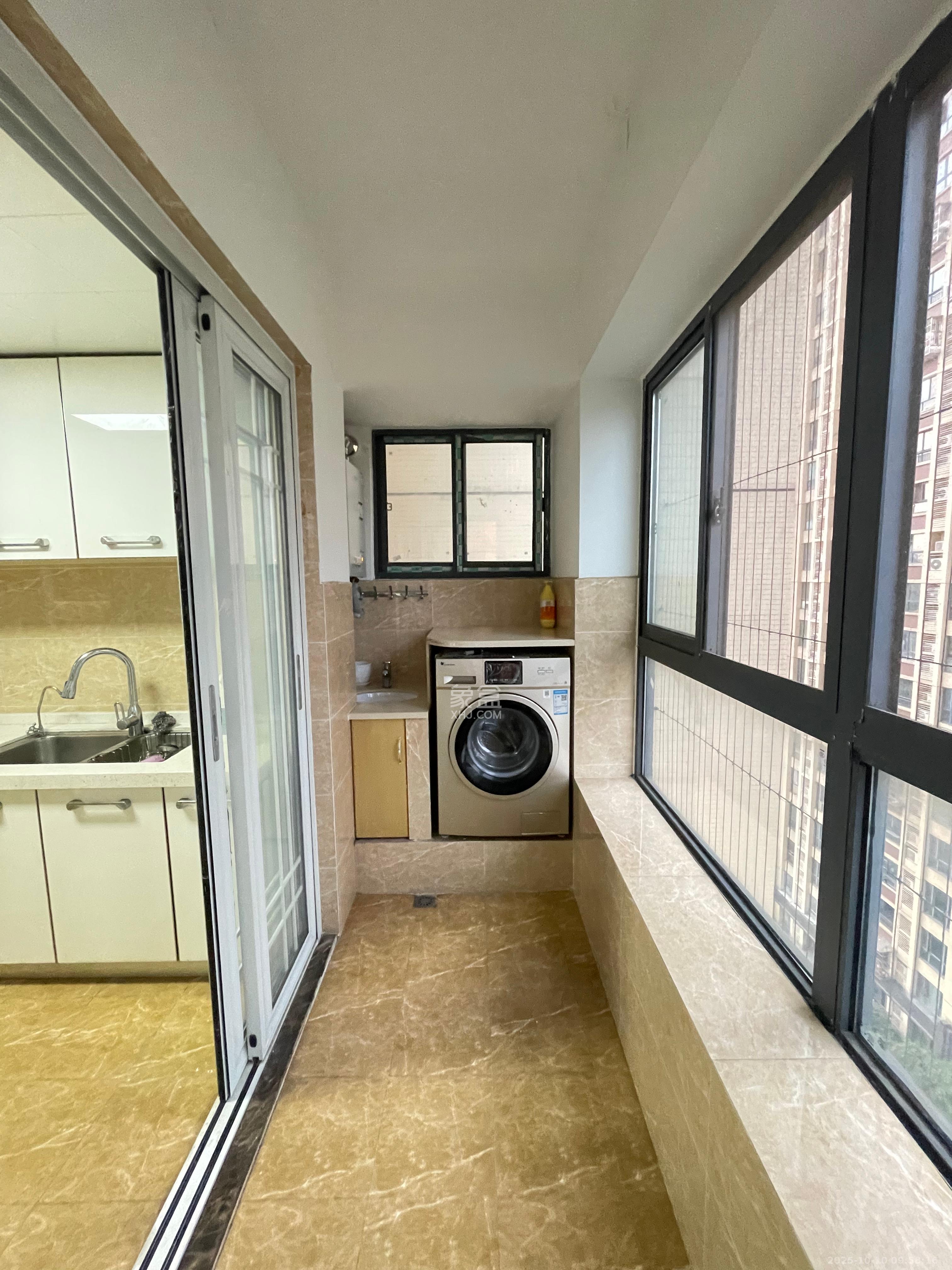 兰亭都荟(璟峰苑) 3室2厅1卫 2900.0元/月 兰亭都荟(璟峰苑) 3室2厅1卫 2900.0元/月室内图