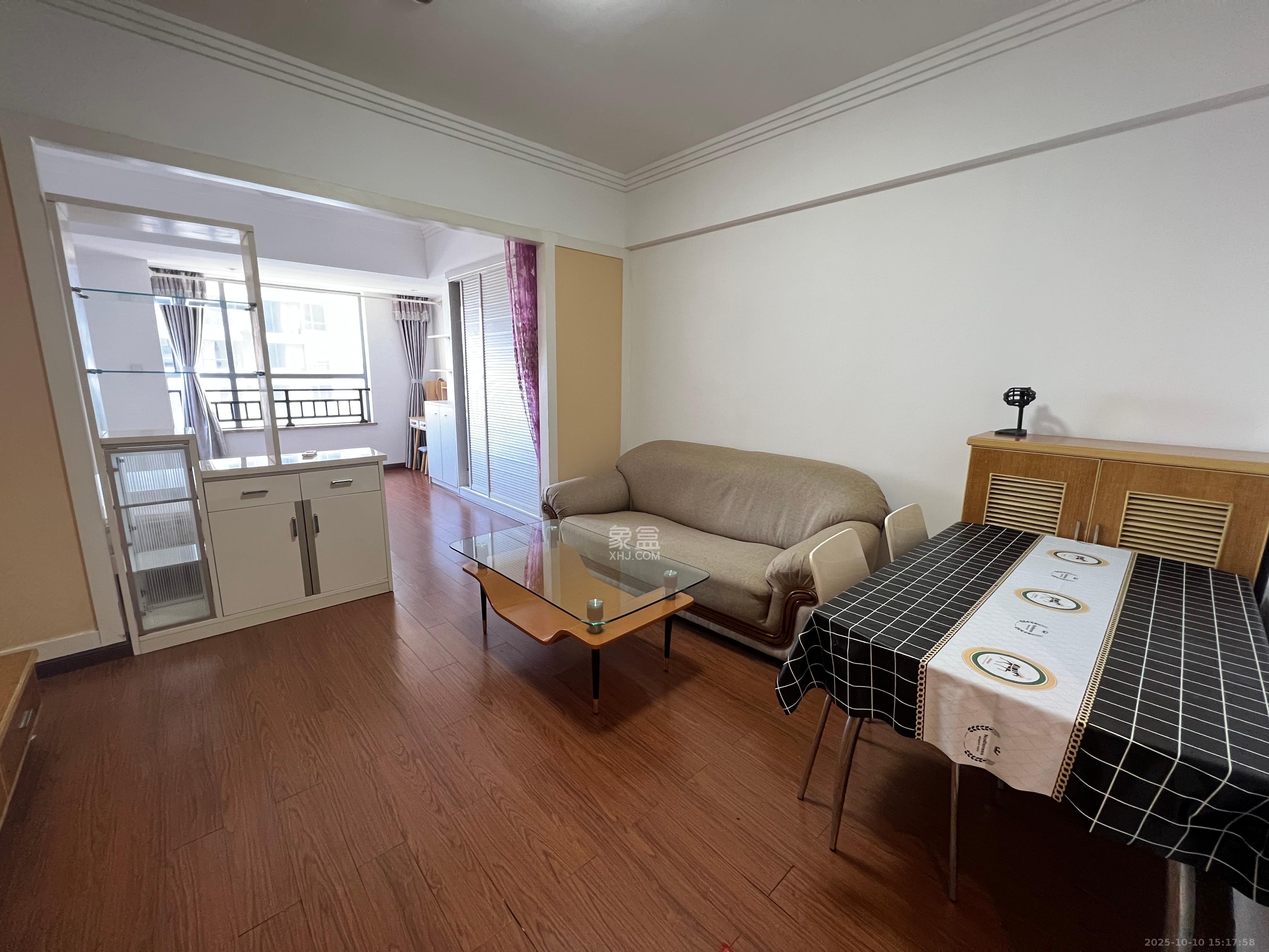 西子一间 1室0厅1卫 1600.0元/月 西子一间 1室0厅1卫 1600.0元/月室内图