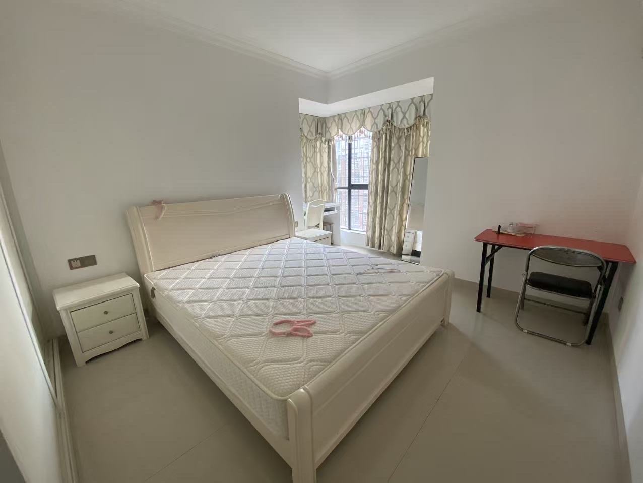 桃花缘 3室2厅2卫 1800.0元/月 桃花缘 3室2厅2卫 1800.0元/月室内图