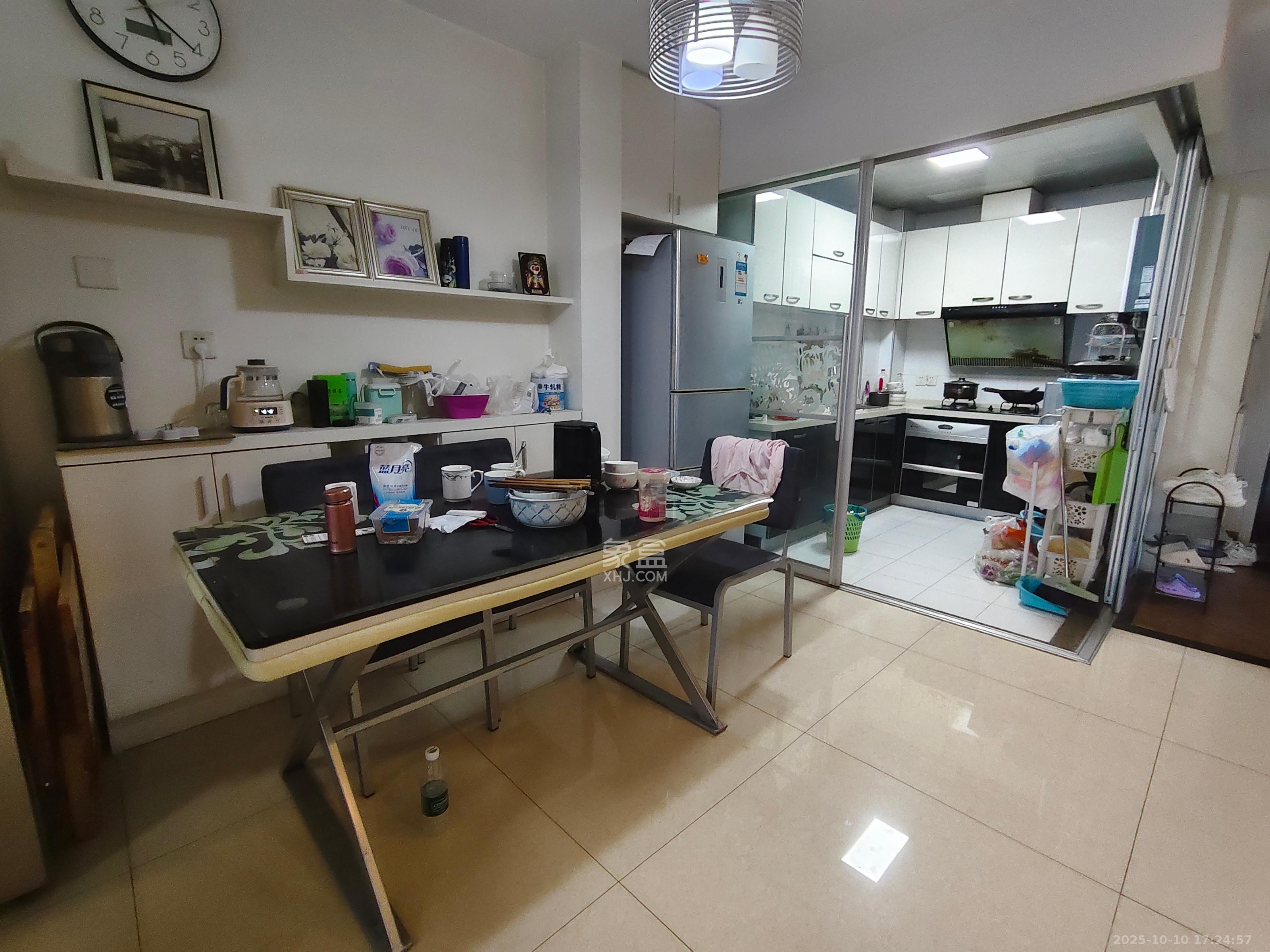 融圣国际 1室1厅1卫 1200.0元/月 融圣国际 1室1厅1卫 1200.0元/月室内图