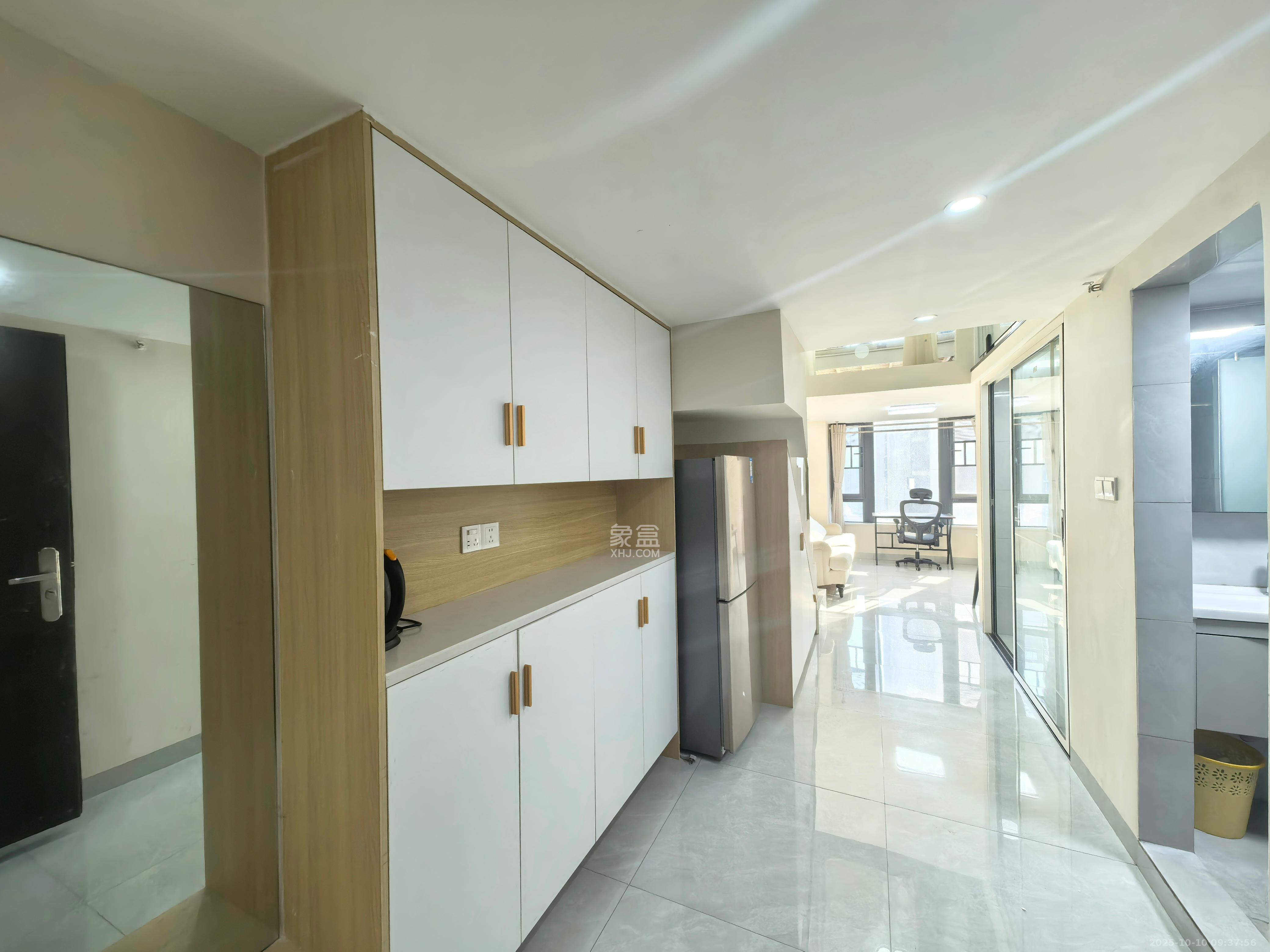 中海阅溪府 2室1厅1卫 2200.0元/月 中海阅溪府 2室1厅1卫 2200.0元/月室内图