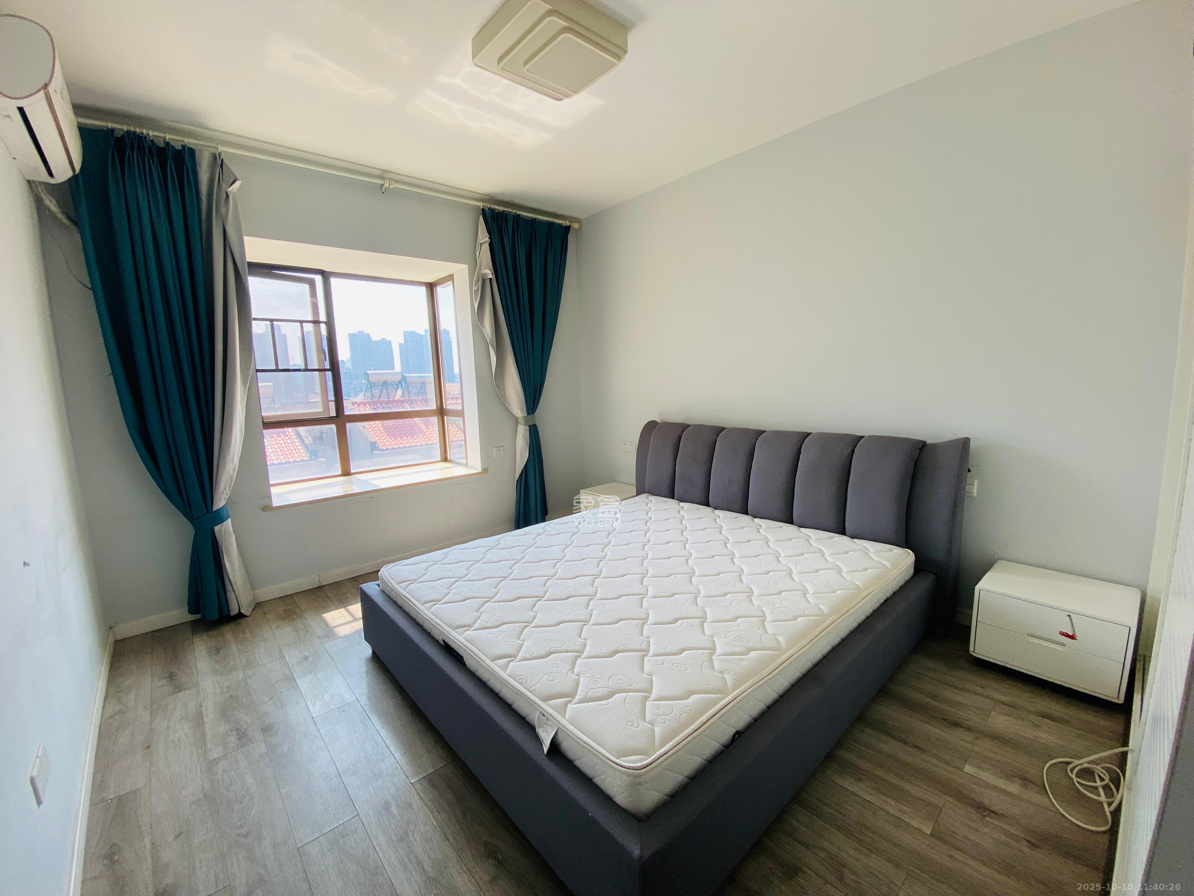 芙蓉别墅山庄(嘉湘华庭) 3室2厅2卫 3200.0元/月 芙蓉别墅山庄(嘉湘华庭) 3室2厅2卫 3200.0元/月室内图