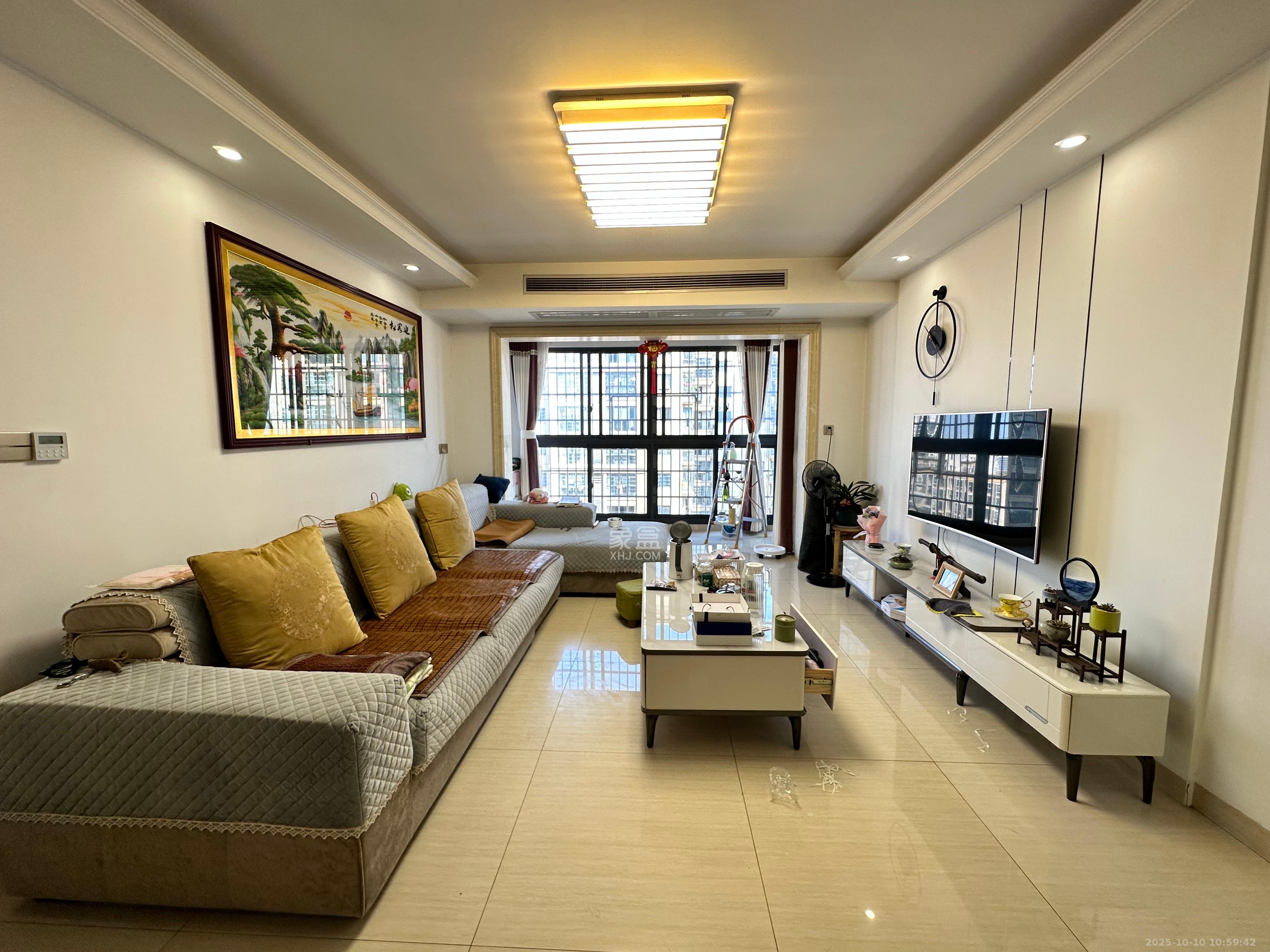 鑫天格林香山  2室2厅2卫    2000.0元/月