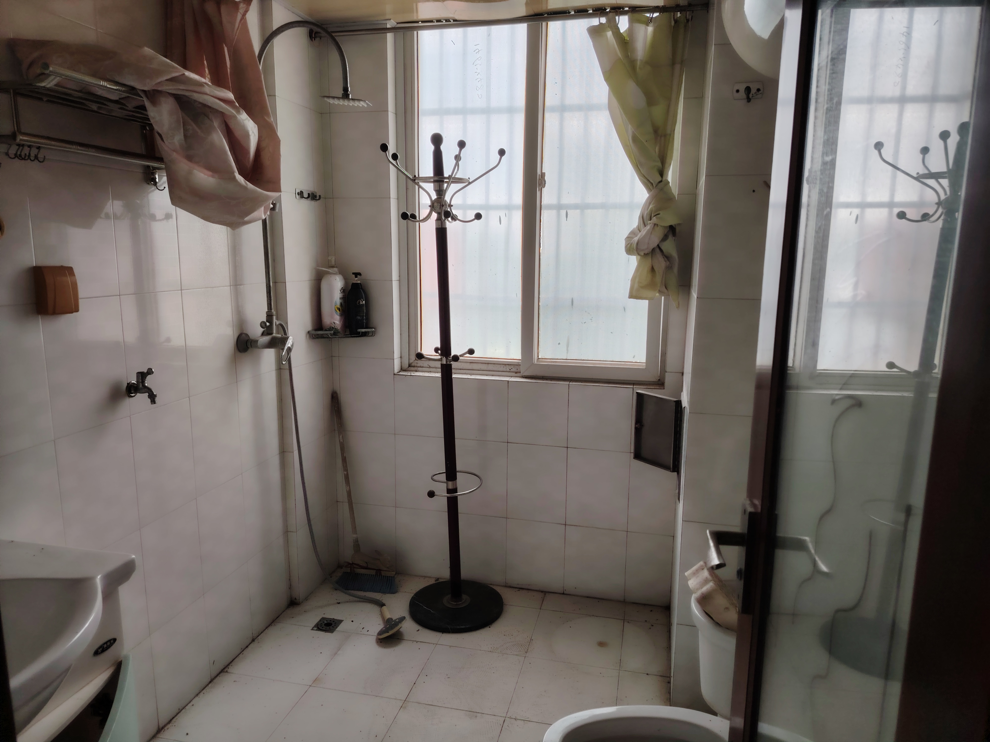 顺发新村 6室4厅3卫 5000.0元/月 顺发新村 6室4厅3卫 5000.0元/月室内图