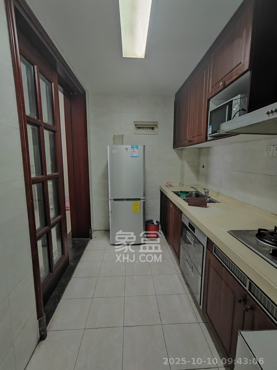 恒大城 2室2厅1卫 2000.0元/月 恒大城 2室2厅1卫 2000.0元/月室内图