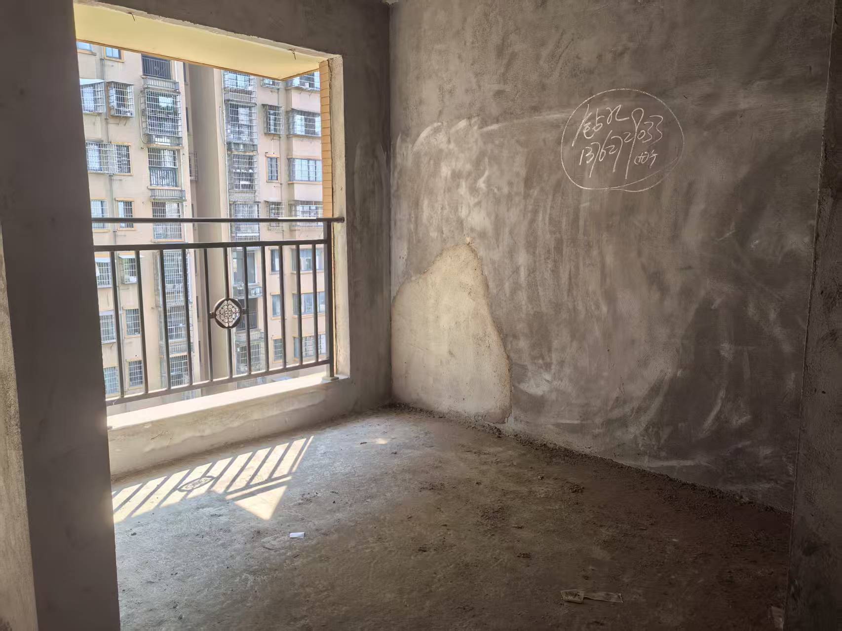 滨江花园 3室2厅1卫 39.8万 滨江花园 3室2厅1卫 39.8万客厅