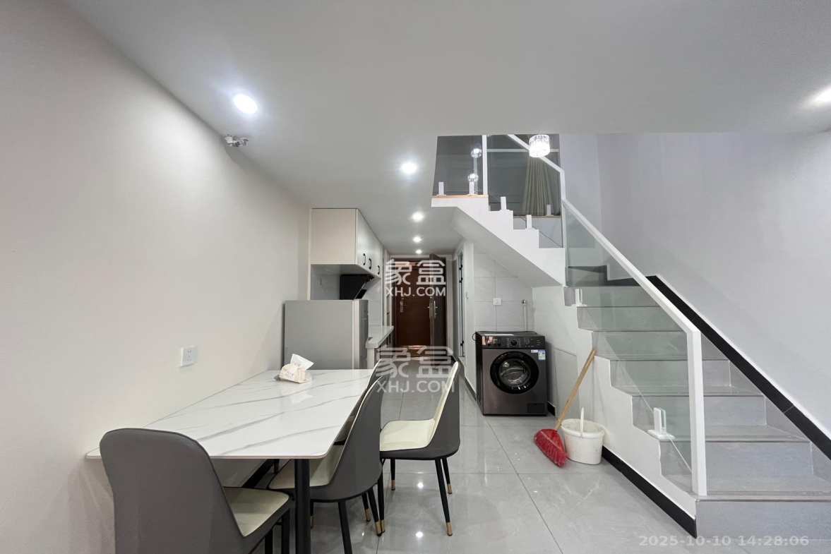 新城悦隽公园 2室1厅1卫 1600.0元/月 新城悦隽公园 2室1厅1卫 1600.0元/月室内图