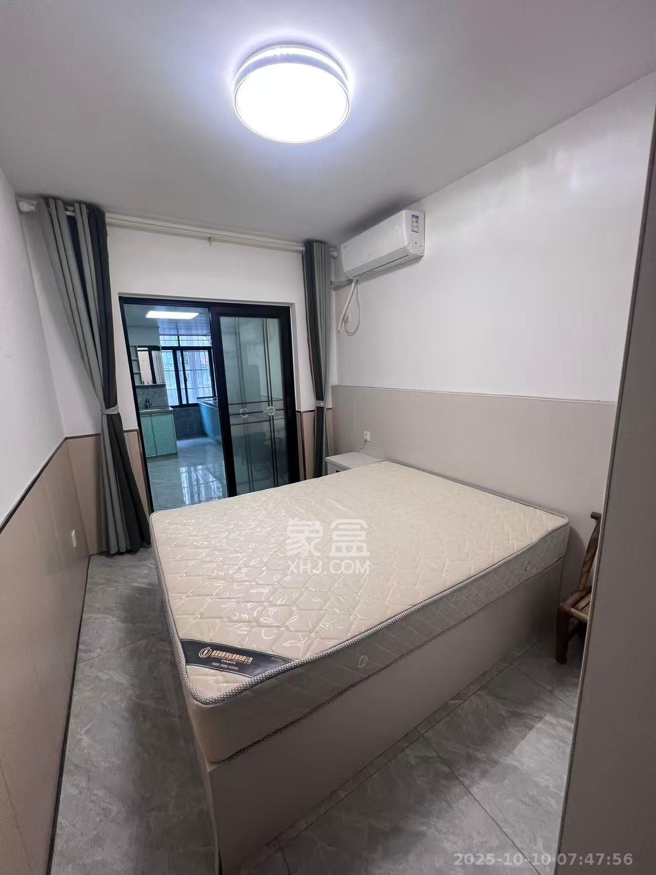 府后路小区  1室1厅1卫    1500.0元/月 府后路小区  1室1厅1卫    1500.0元/月室内图1