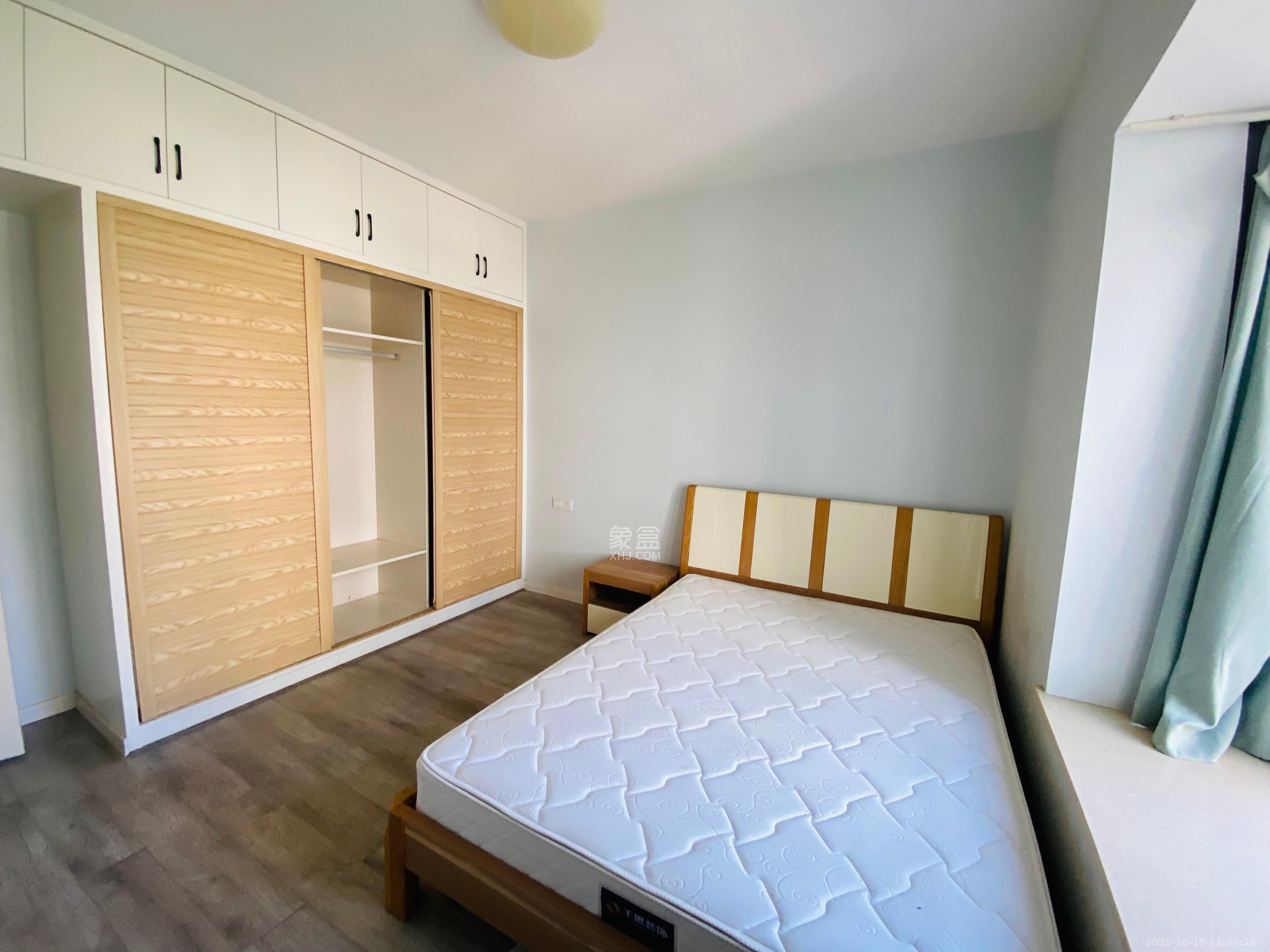 芙蓉别墅山庄(嘉湘华庭) 3室2厅2卫 3200.0元/月 芙蓉别墅山庄(嘉湘华庭) 3室2厅2卫 3200.0元/月室内图