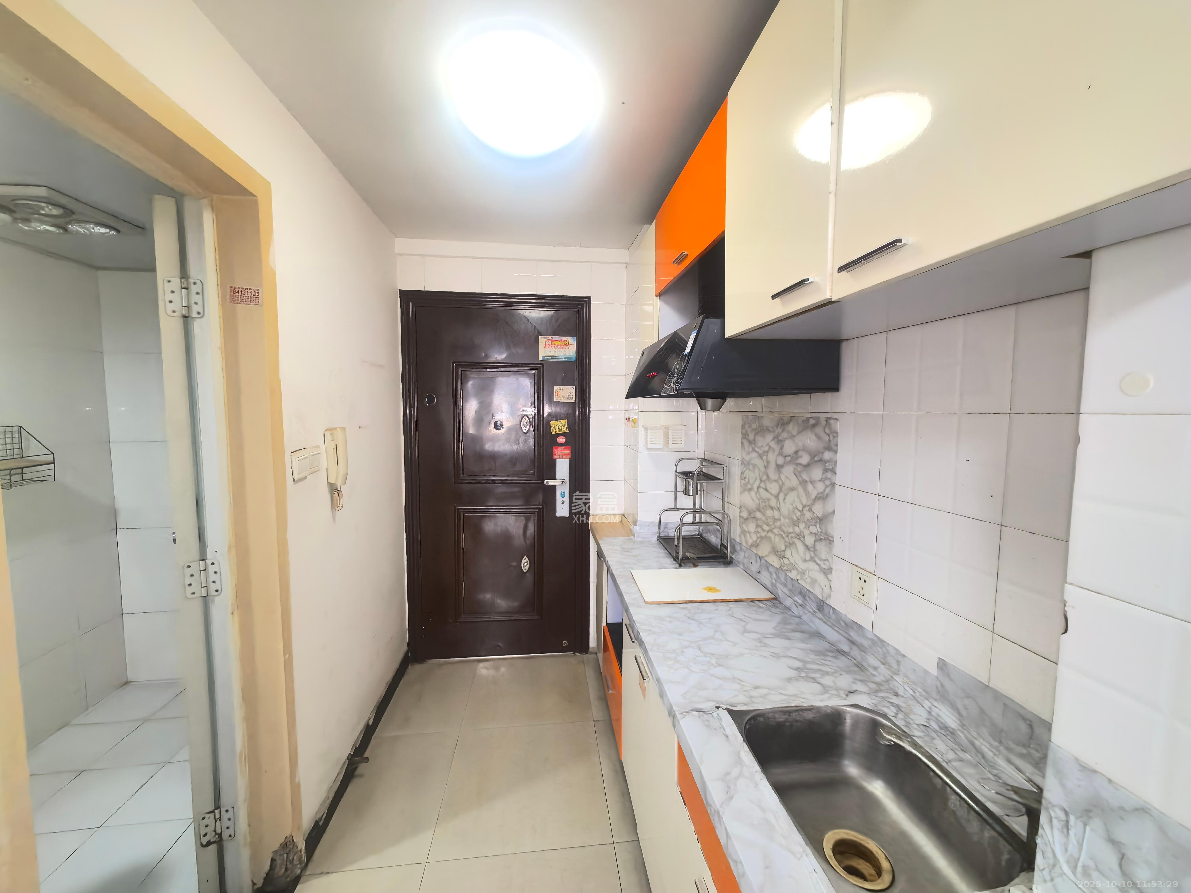 金港湾 1室1厅1卫 1300.0元/月 金港湾 1室1厅1卫 1300.0元/月室内图