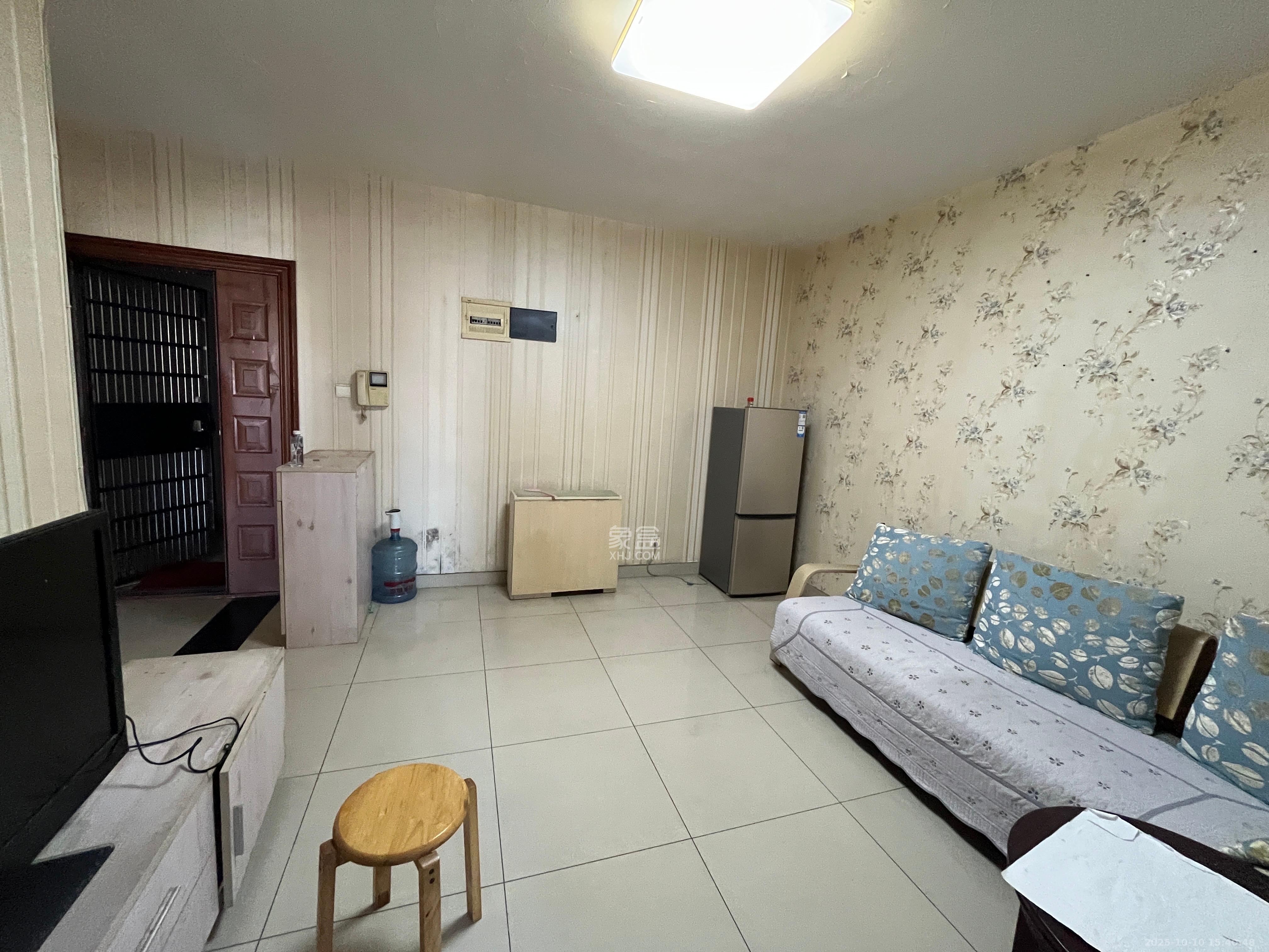 三重星都心  2室1厅1卫    2100.0元/月 三重星都心  2室1厅1卫    2100.0元/月室内图1