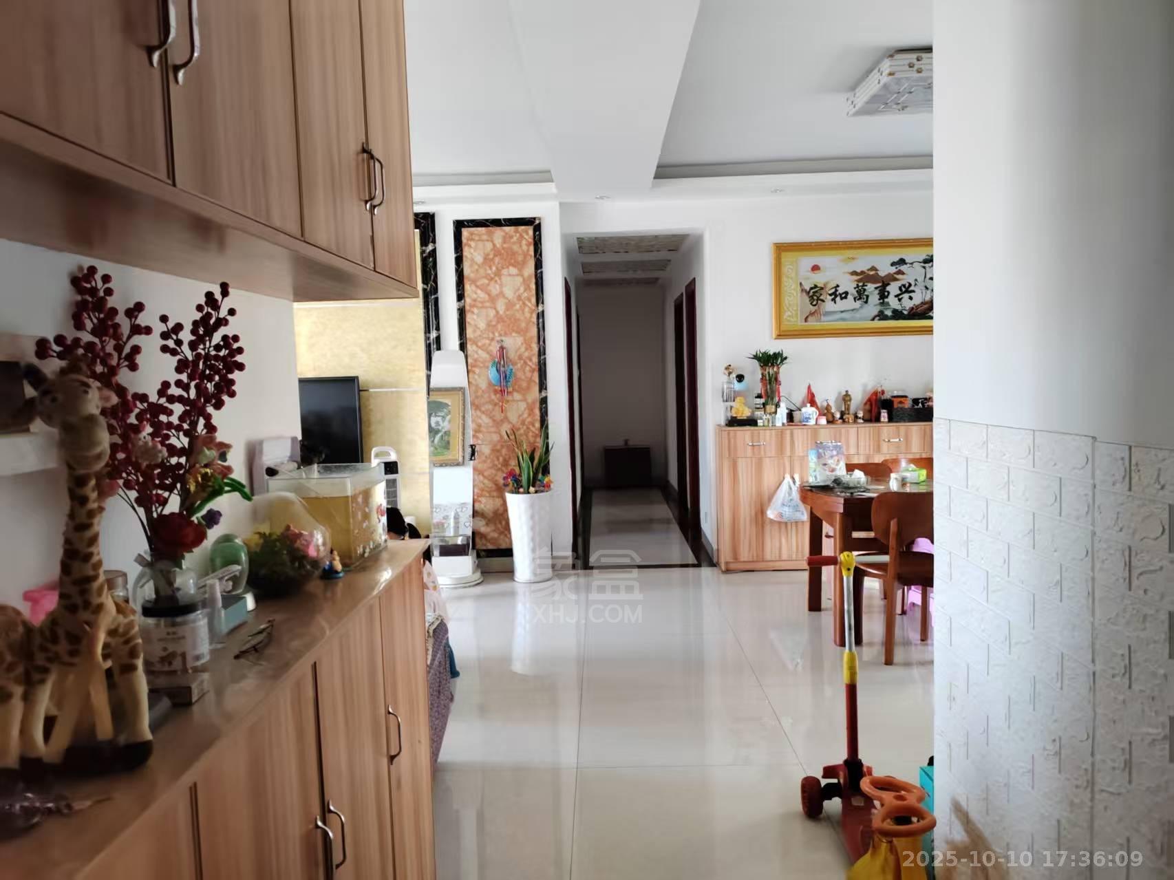 新桂广场 3室2厅2卫 1700.0元/月 新桂广场 3室2厅2卫 1700.0元/月室内图