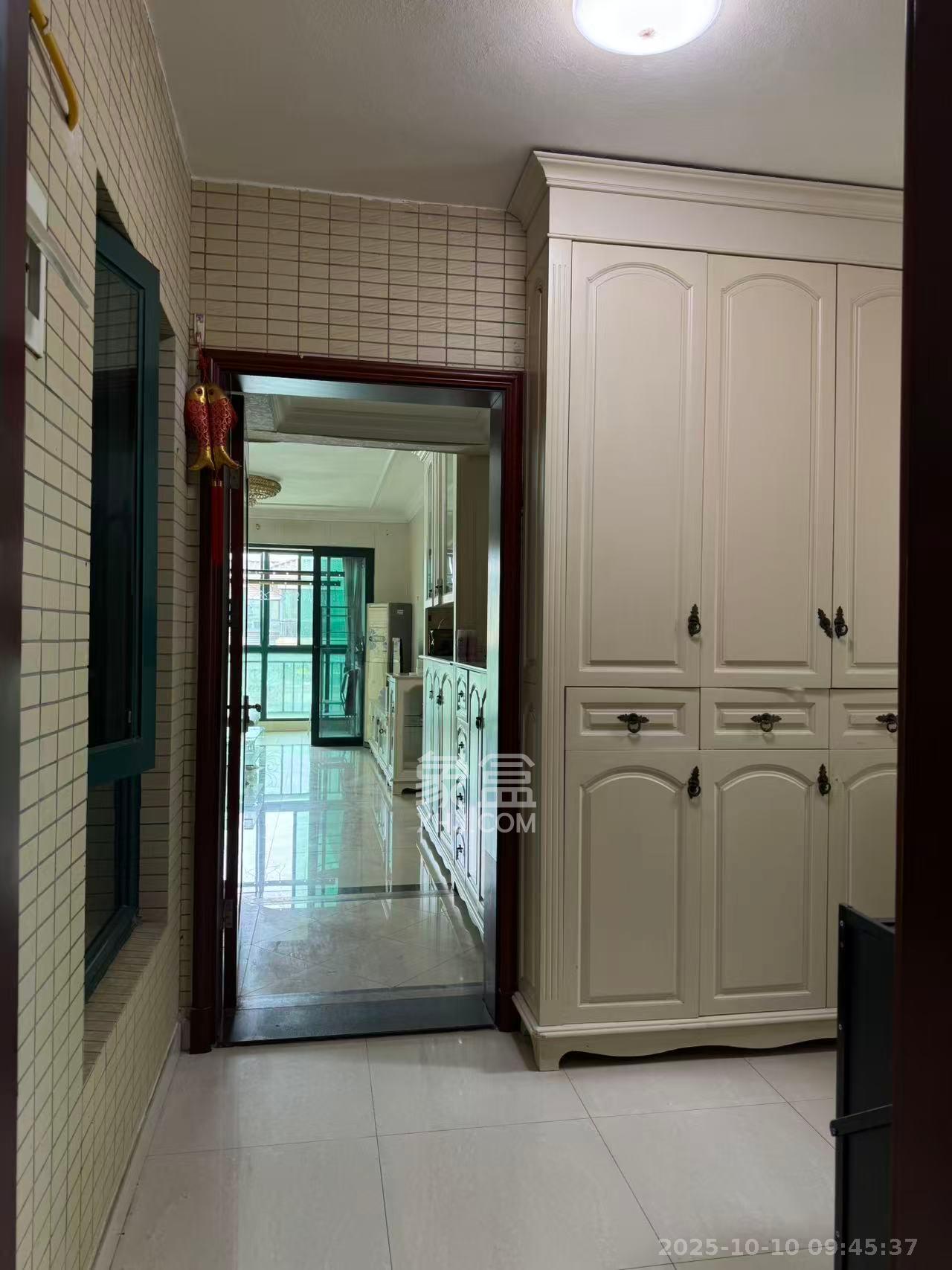 恒大城 1室2厅1卫 1900.0元/月 恒大城 1室2厅1卫 1900.0元/月室内图