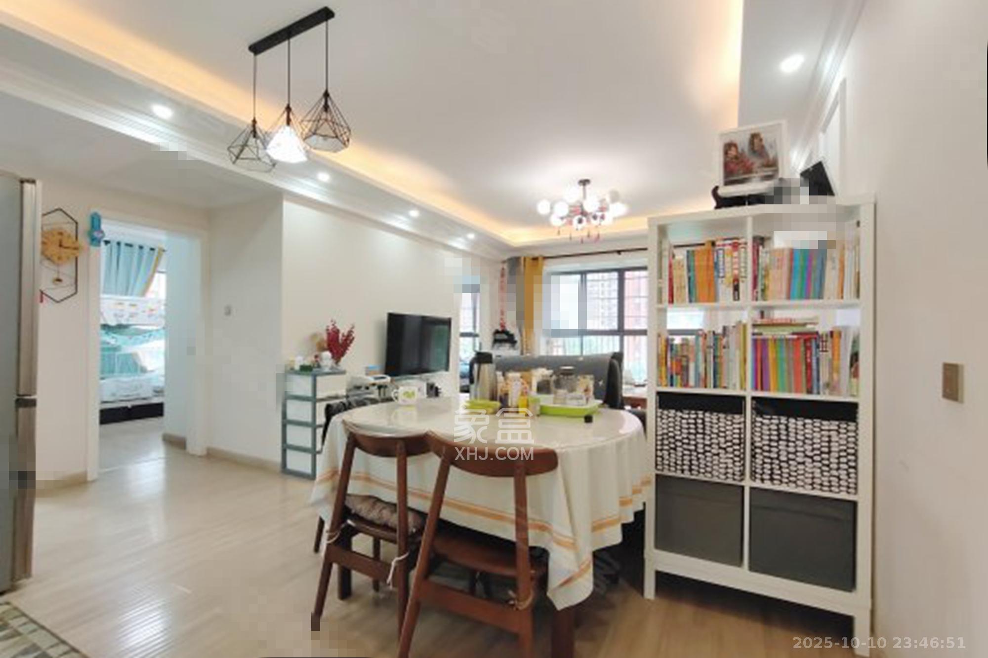 华润凤凰城二期 3室2厅1卫 85.0万 华润凤凰城二期 3室2厅1卫 85.0万客厅