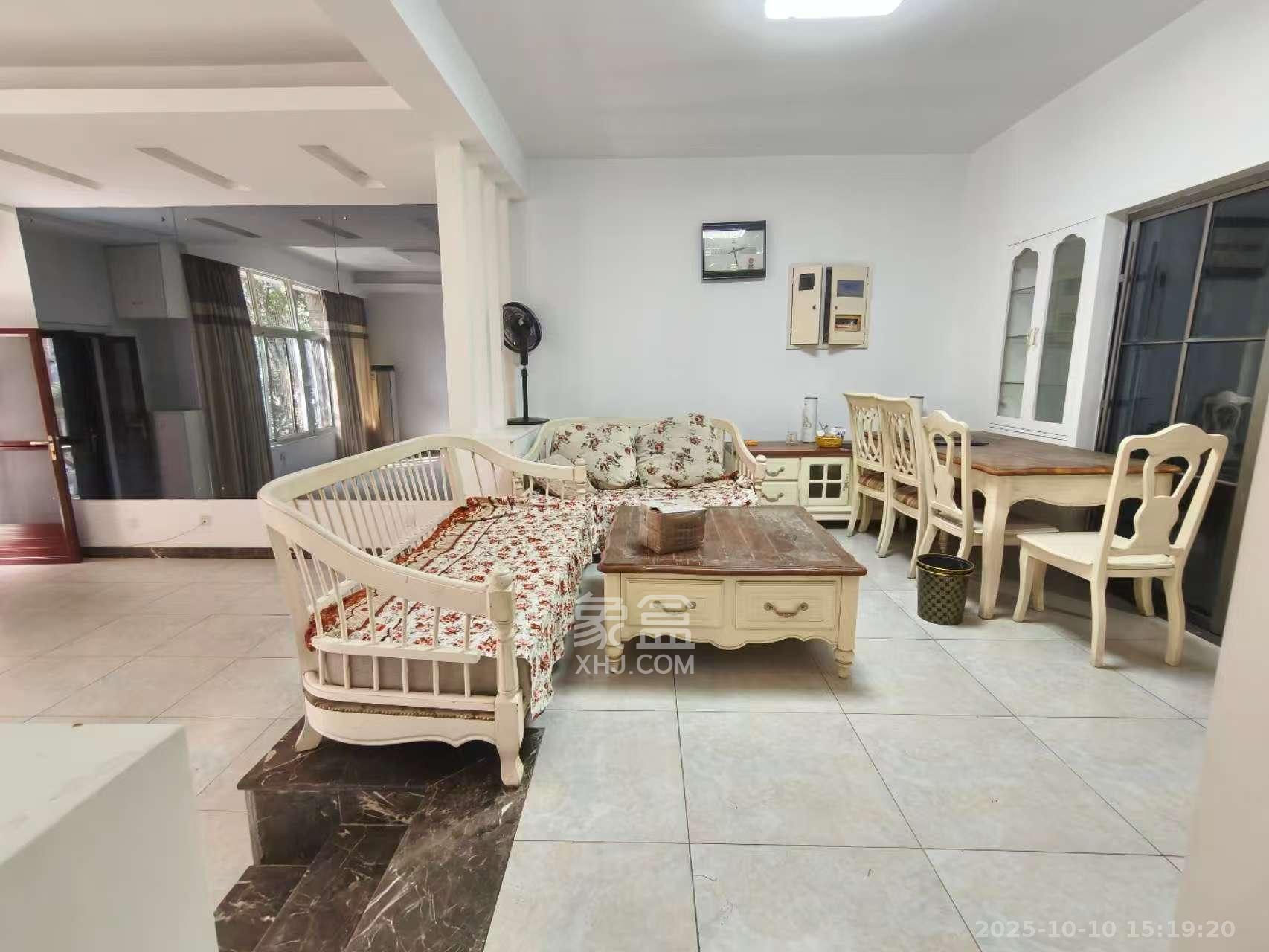 幸福里（幸福里一期）  5室2厅3卫    4800.0元/月室内图1