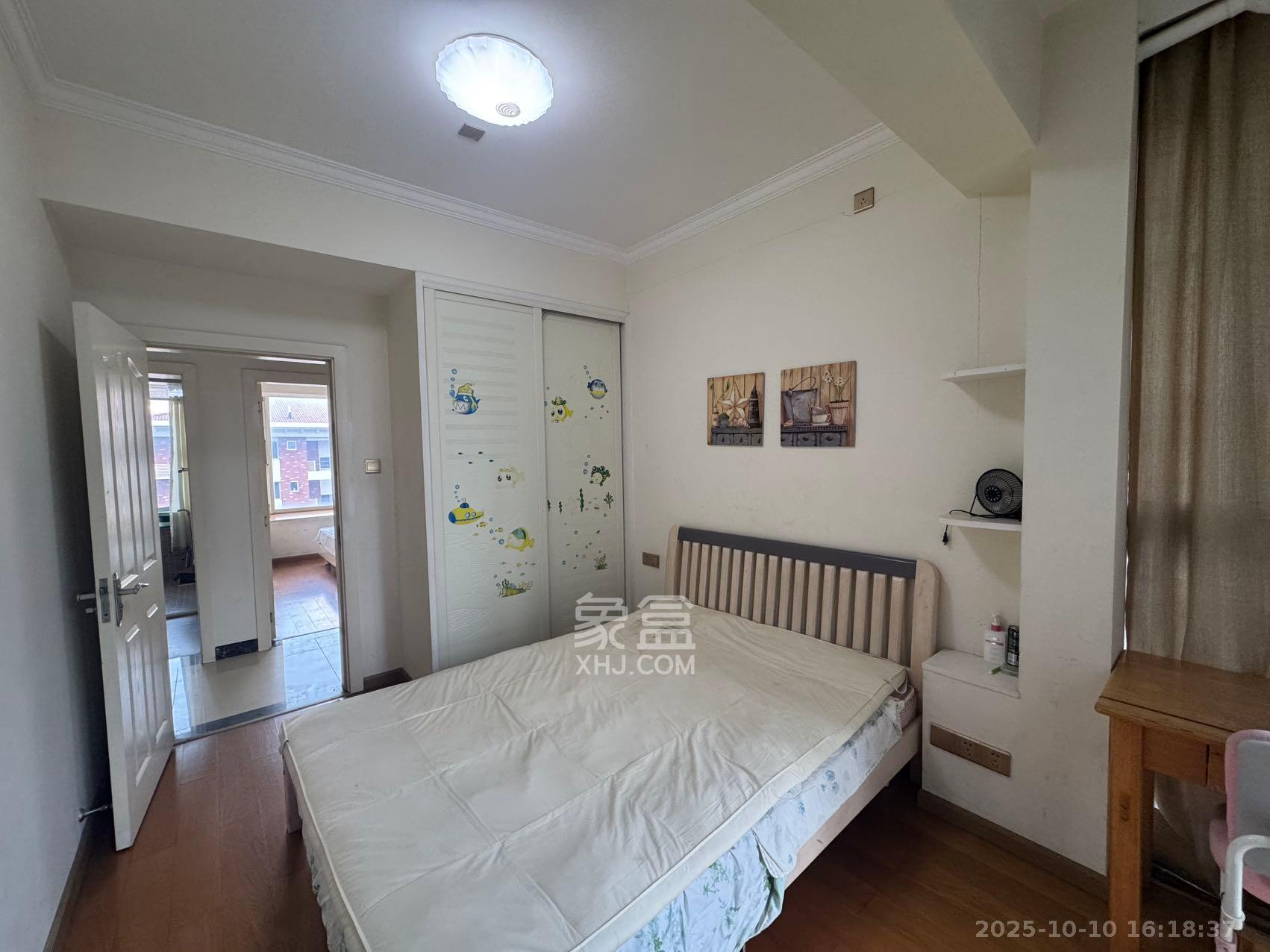 金鼎公园尚  3室2厅2卫    2200.0元/月室内图