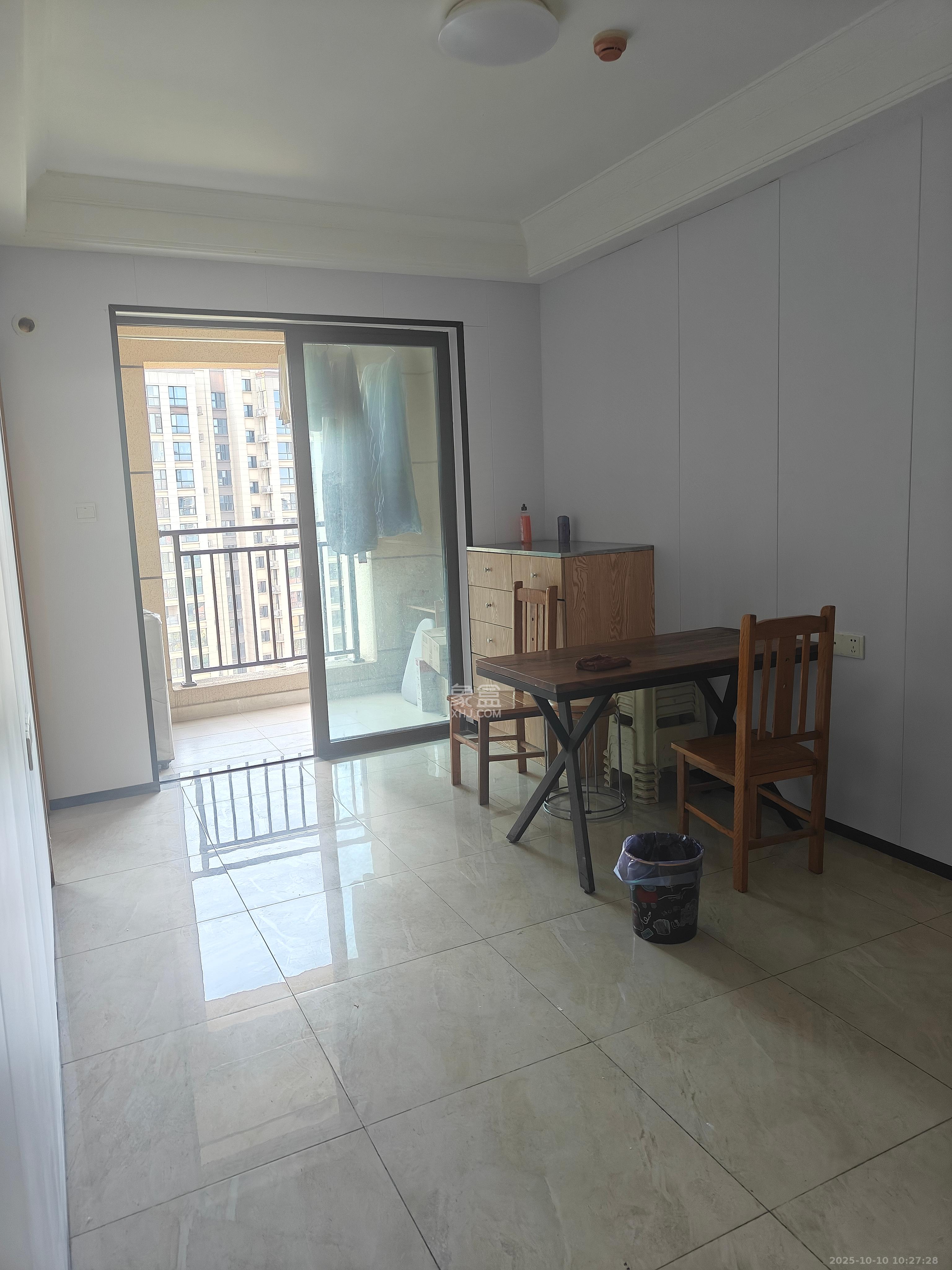 中海新城熙岸(中信新城五期)  2室1厅1卫    1500.0元/月 中海新城熙岸(中信新城五期)  2室1厅1卫    1500.0元/月室内图