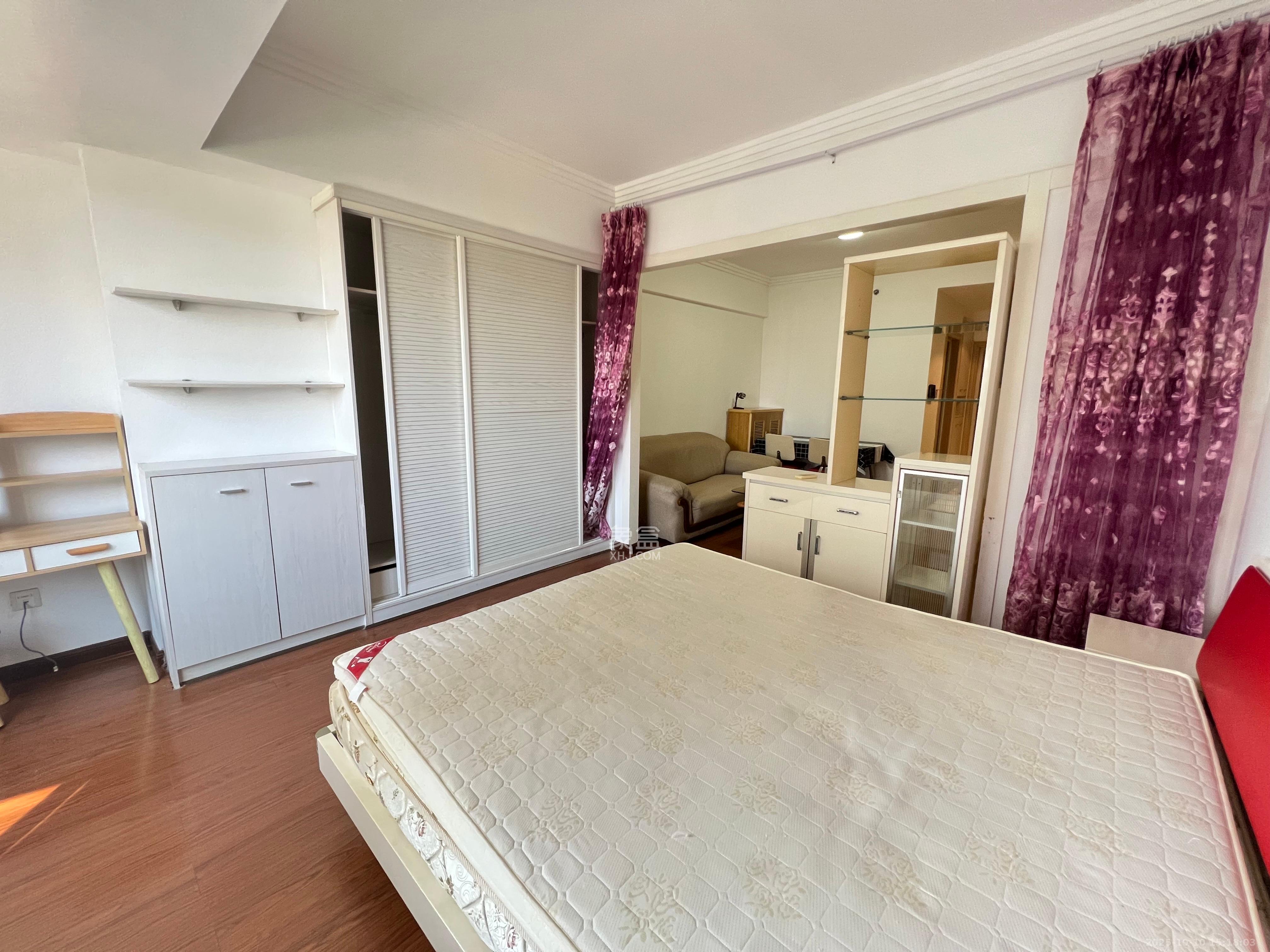 西子一间  1室0厅1卫    1600.0元/月室内图