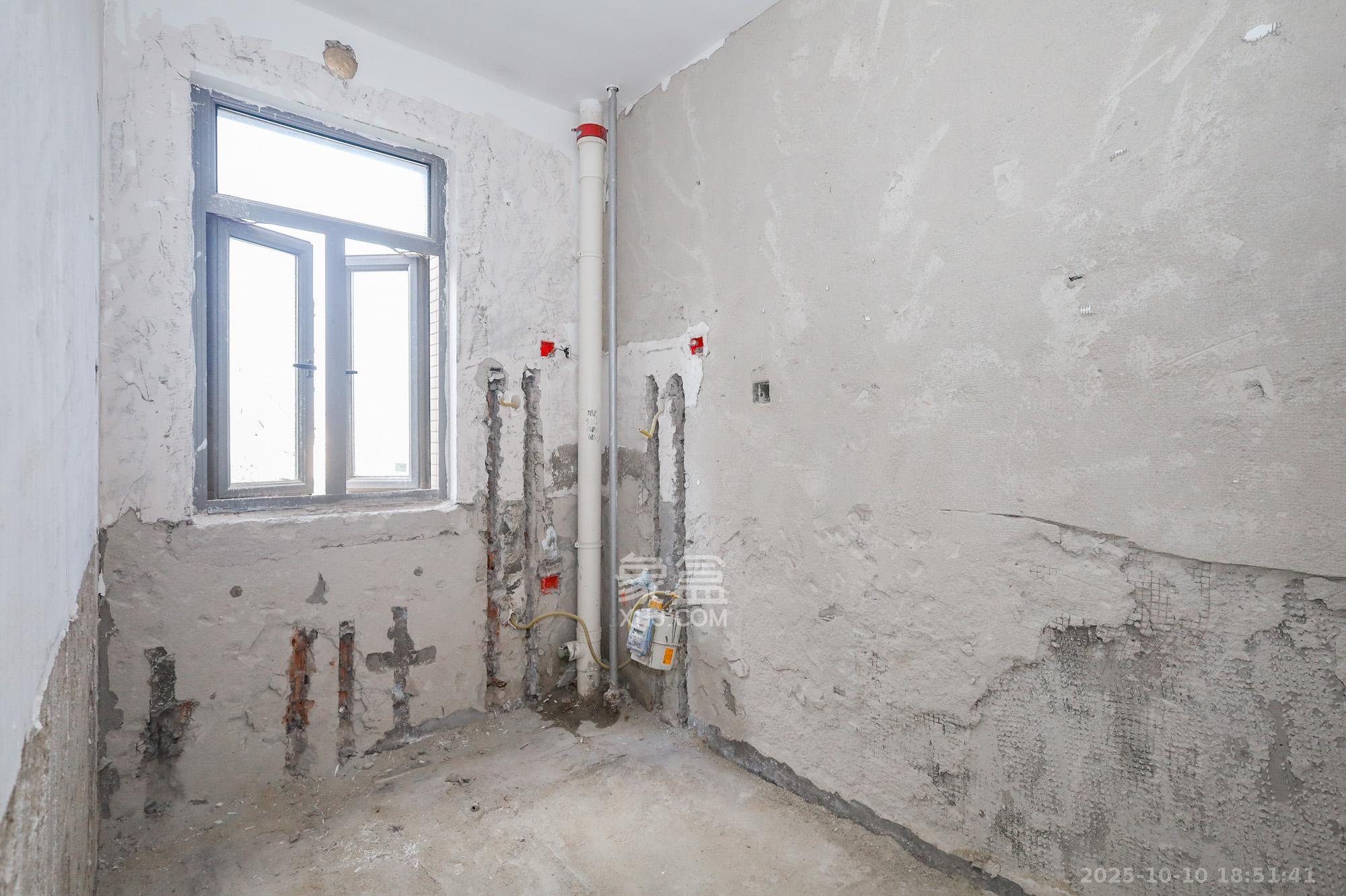 八方小区C区 1室2厅2卫 335.0万 八方小区C区 1室2厅2卫 335.0万厨房