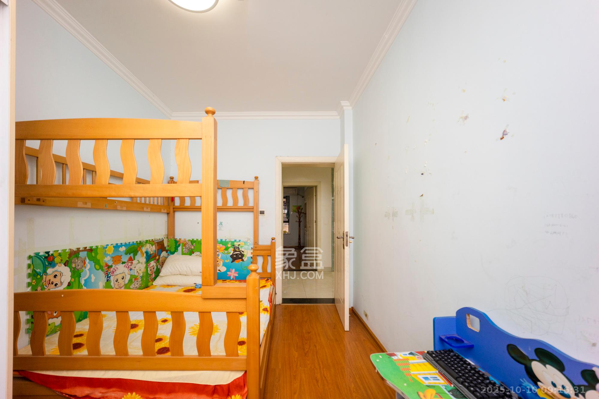 山语城二期 1室2厅1卫 73.0万 山语城二期 1室2厅1卫 73.0万卧室