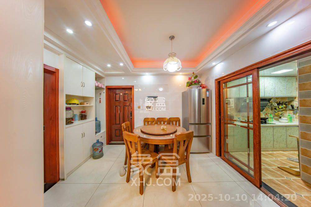 洋湖时代  3室2厅1卫    2300.0元/月 洋湖时代  3室2厅1卫    2300.0元/月室内图1