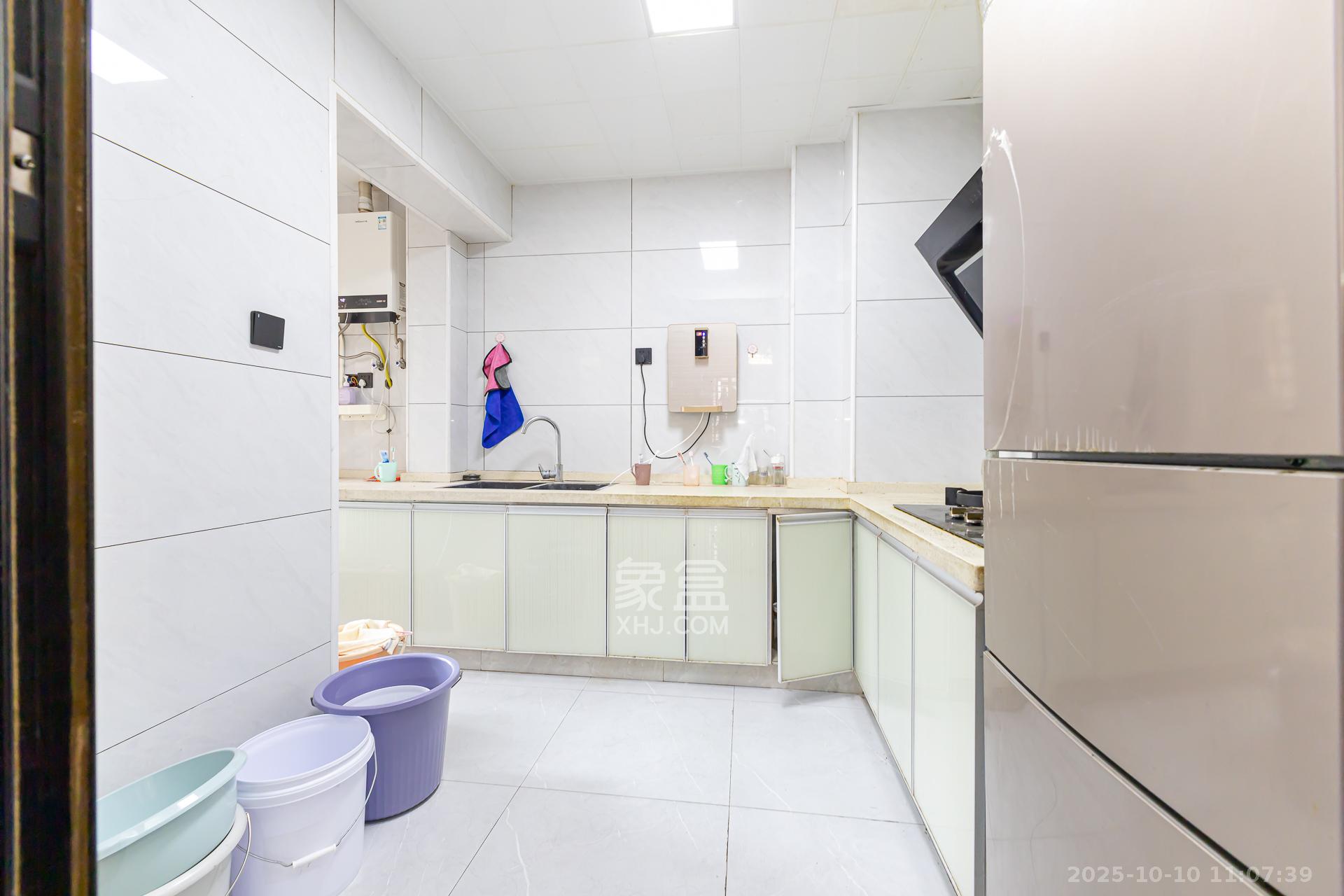 润和滨江府  1室0厅0卫    95.0万厨房