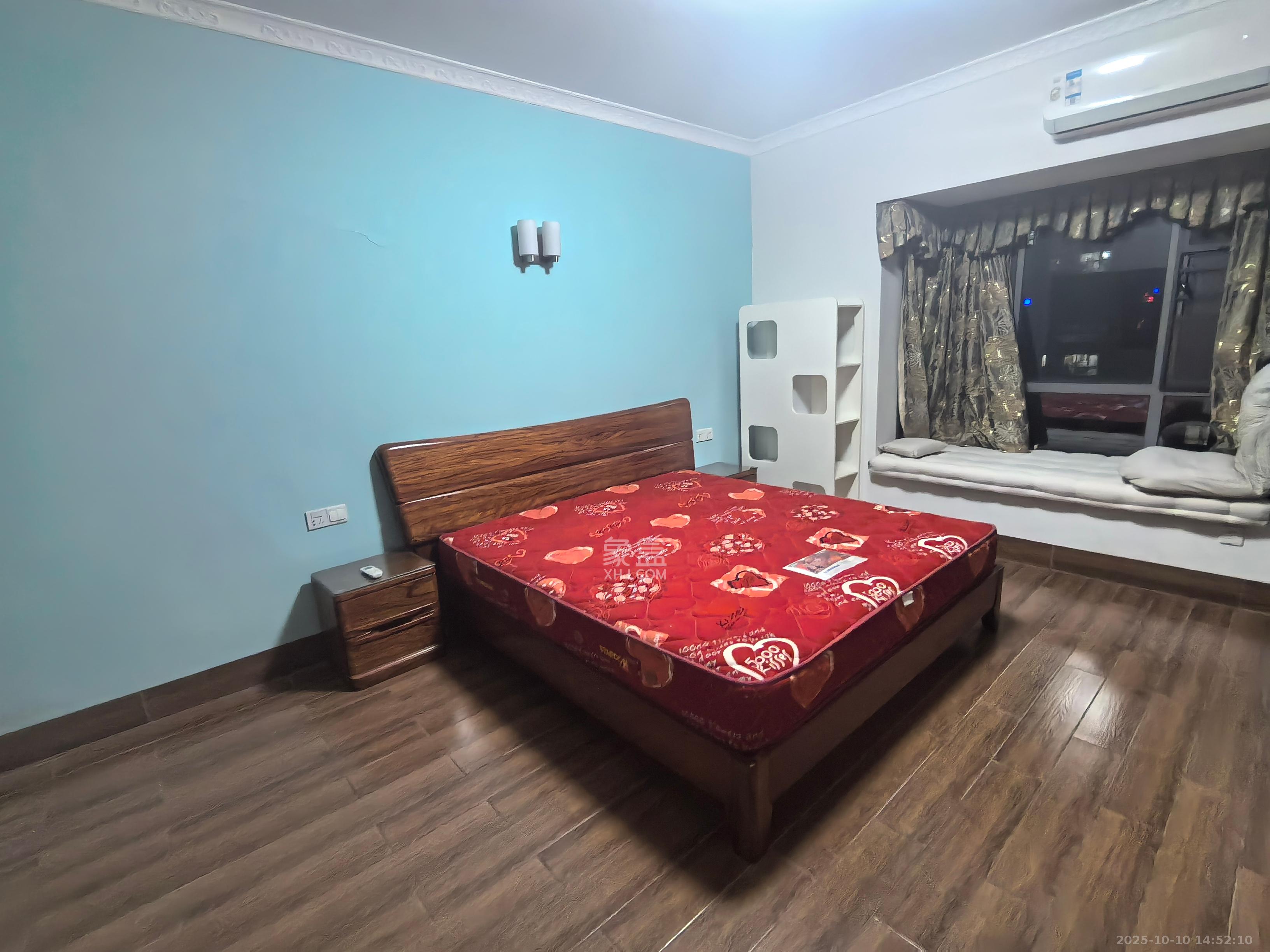 上海城小区  4室2厅2卫    2700.0元/月室内图