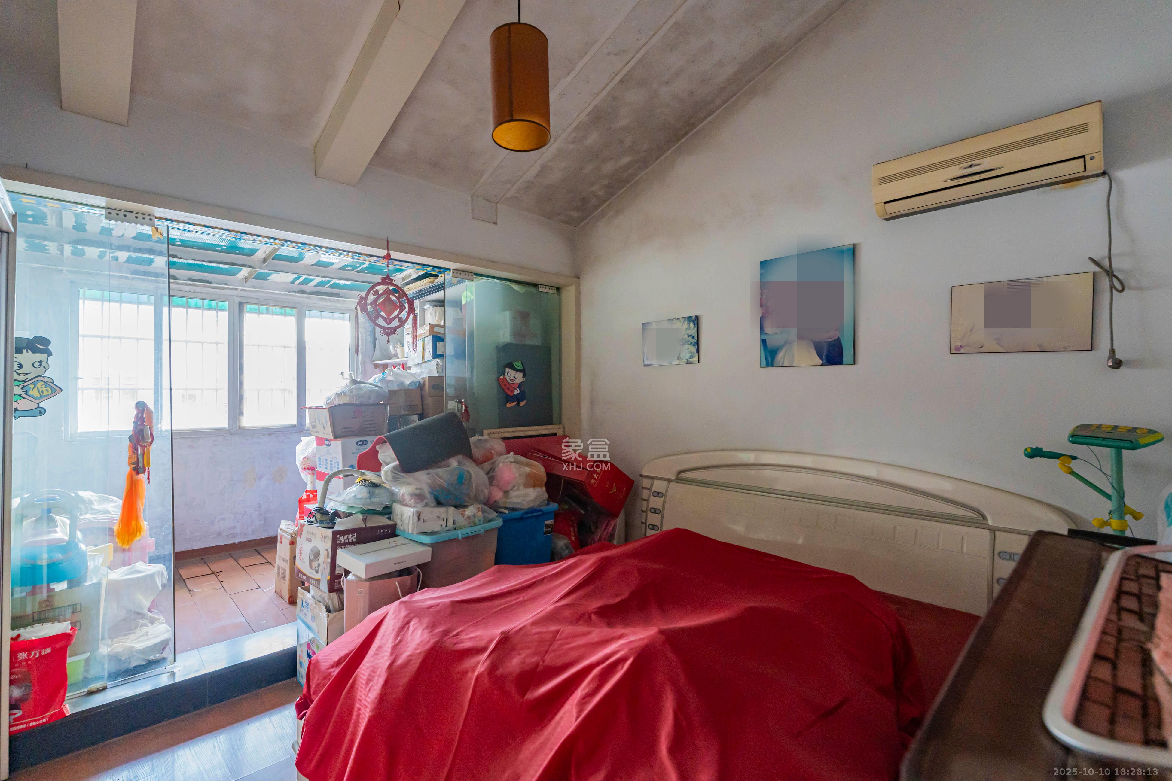 金帆小区  4室2厅2卫    79.0万 金帆小区  4室2厅2卫    79.0万卧室