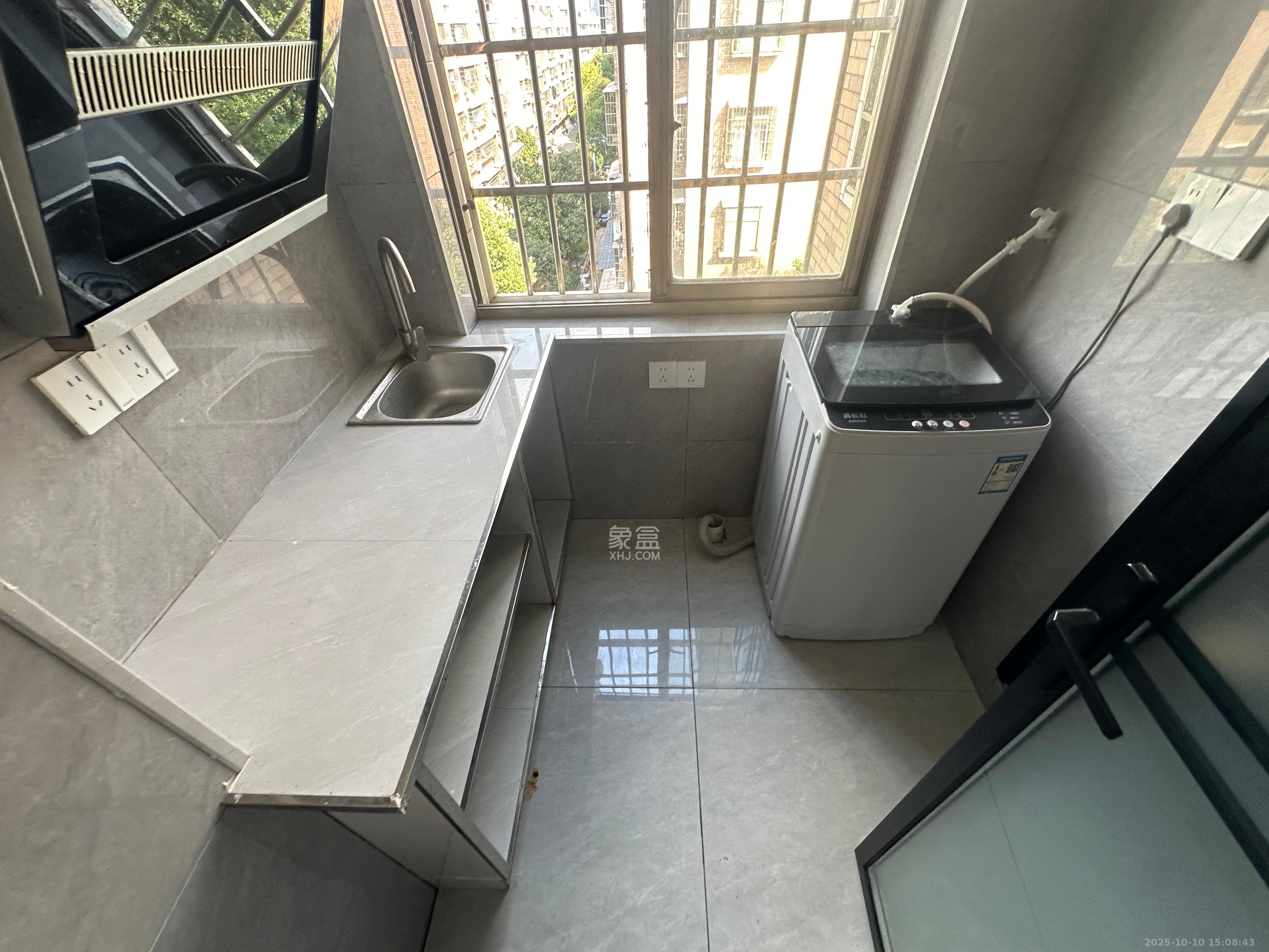 黄鹤小区2片  1室0厅0卫    1100.0元/月室内图