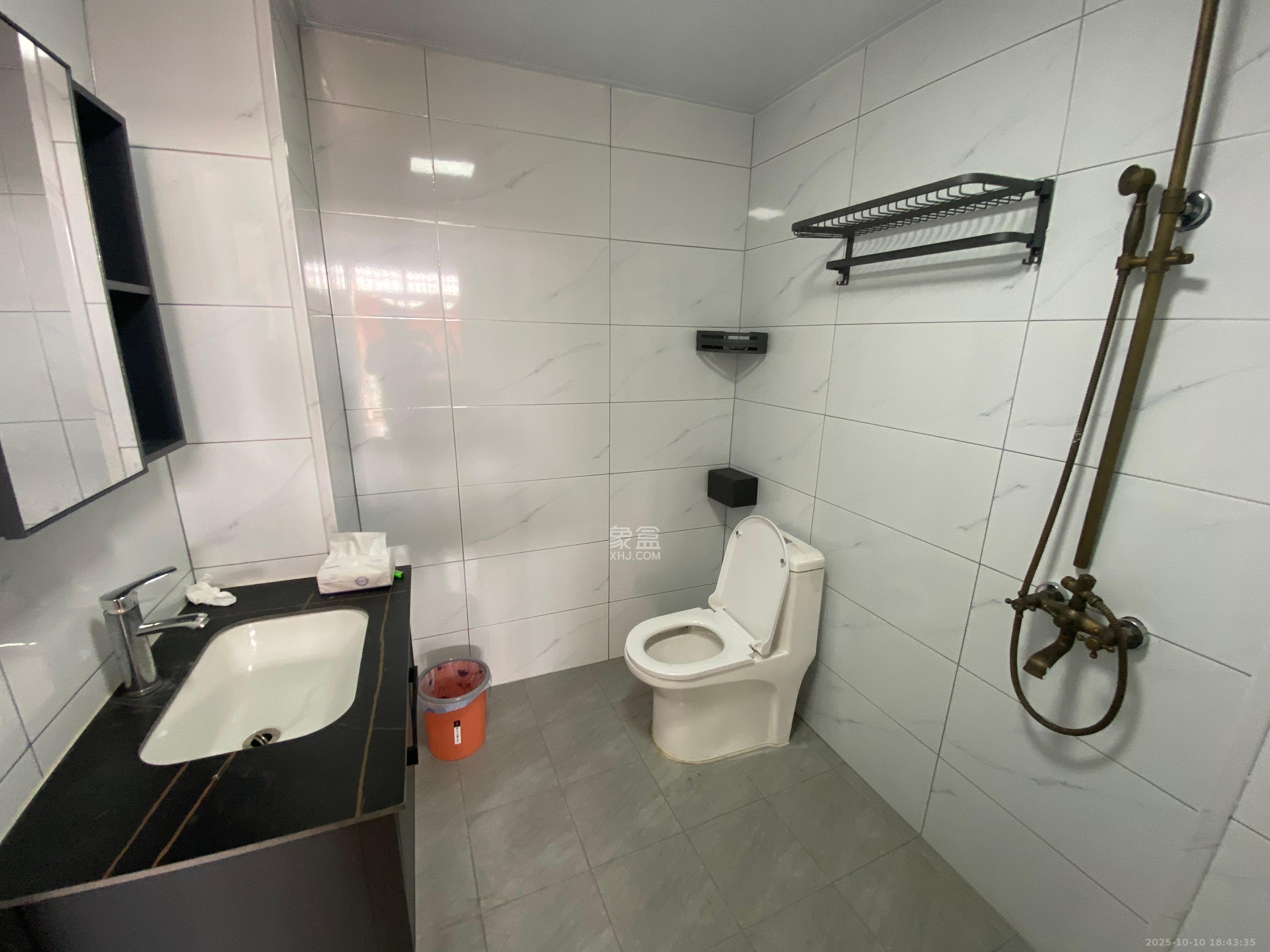 楚天家园 2室2厅2卫 1800.0元/月 楚天家园 2室2厅2卫 1800.0元/月室内图