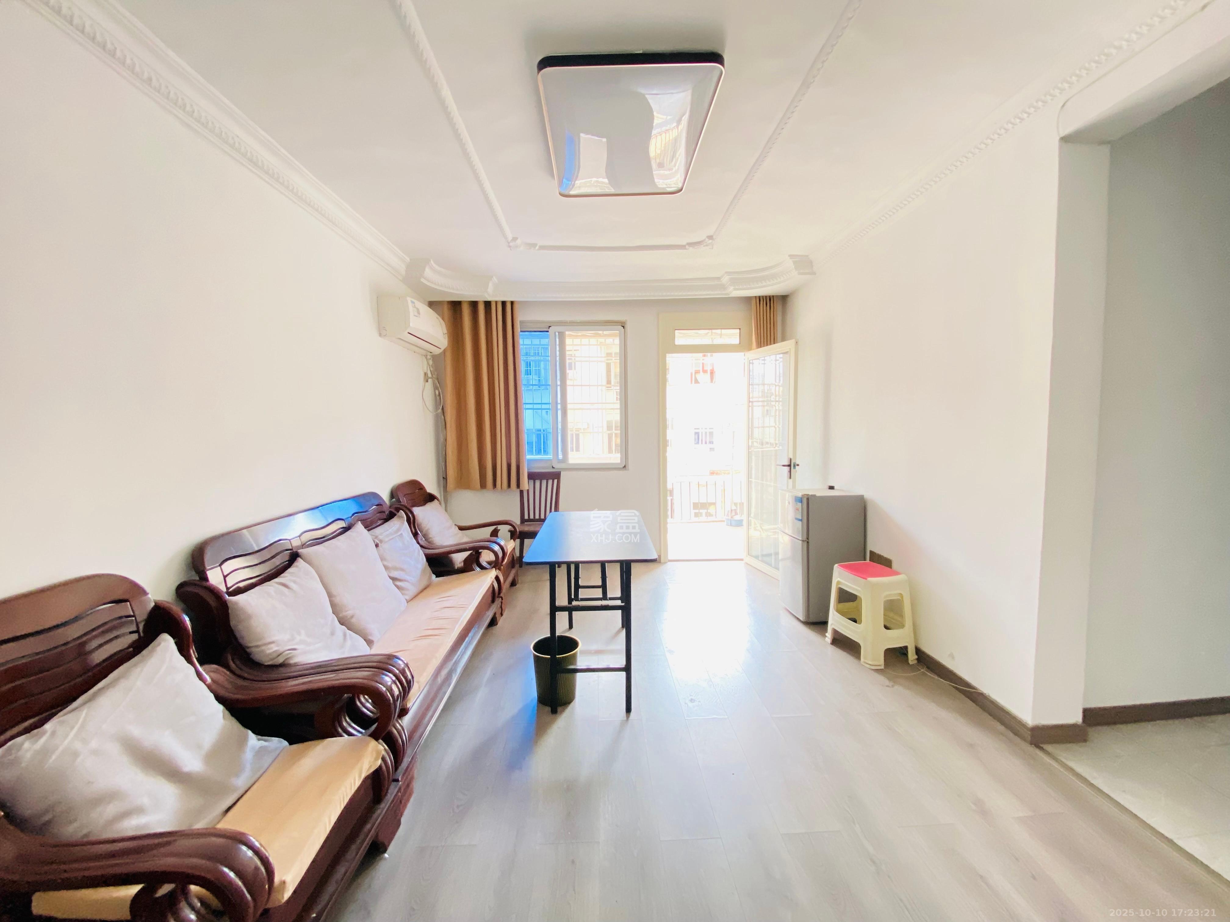 东茅街散盘  1室1厅0卫    3000.0元/月