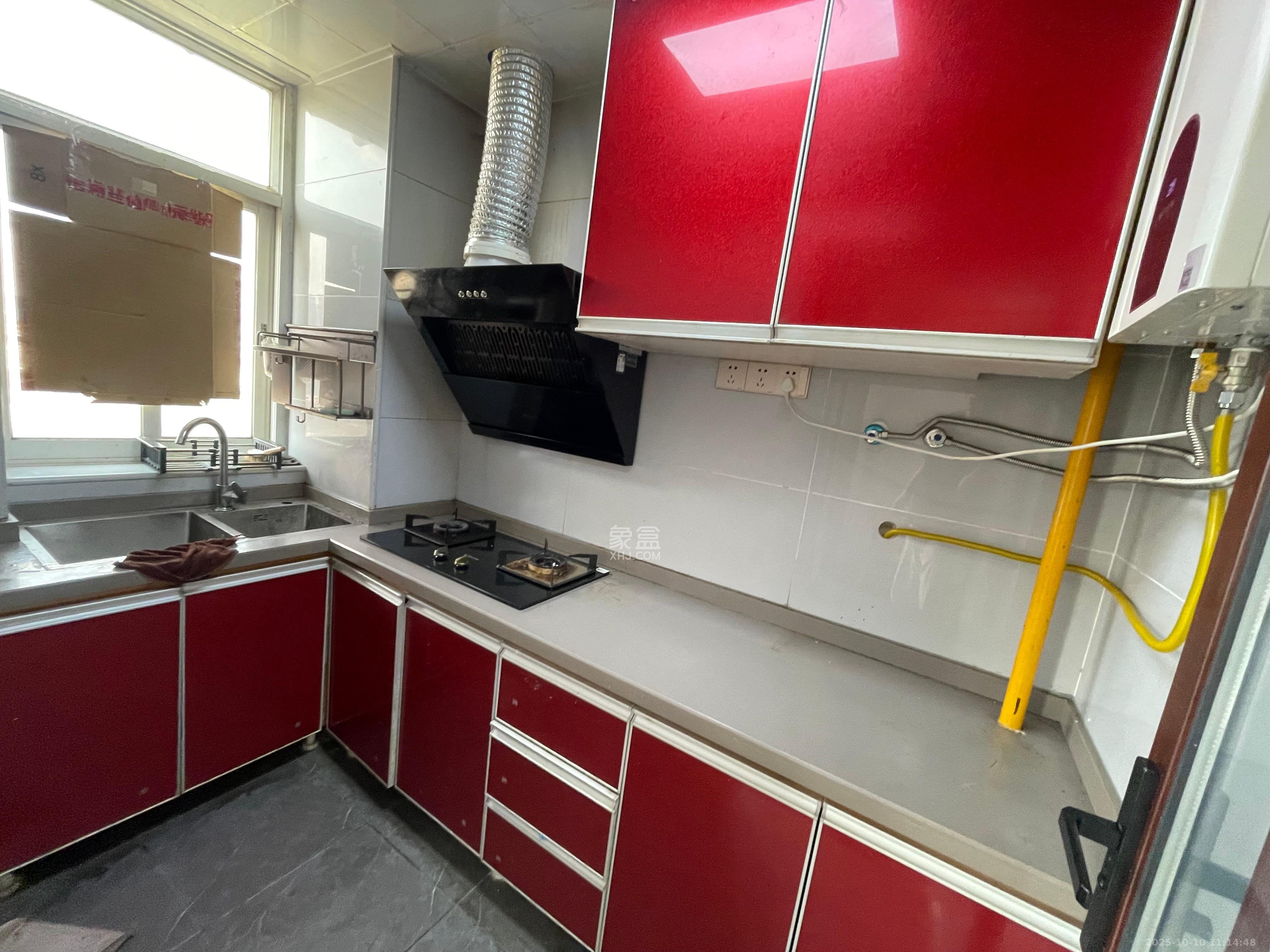 芙蓉公馆  2室1厅1卫    2200.0元/月 芙蓉公馆  2室1厅1卫    2200.0元/月室内图