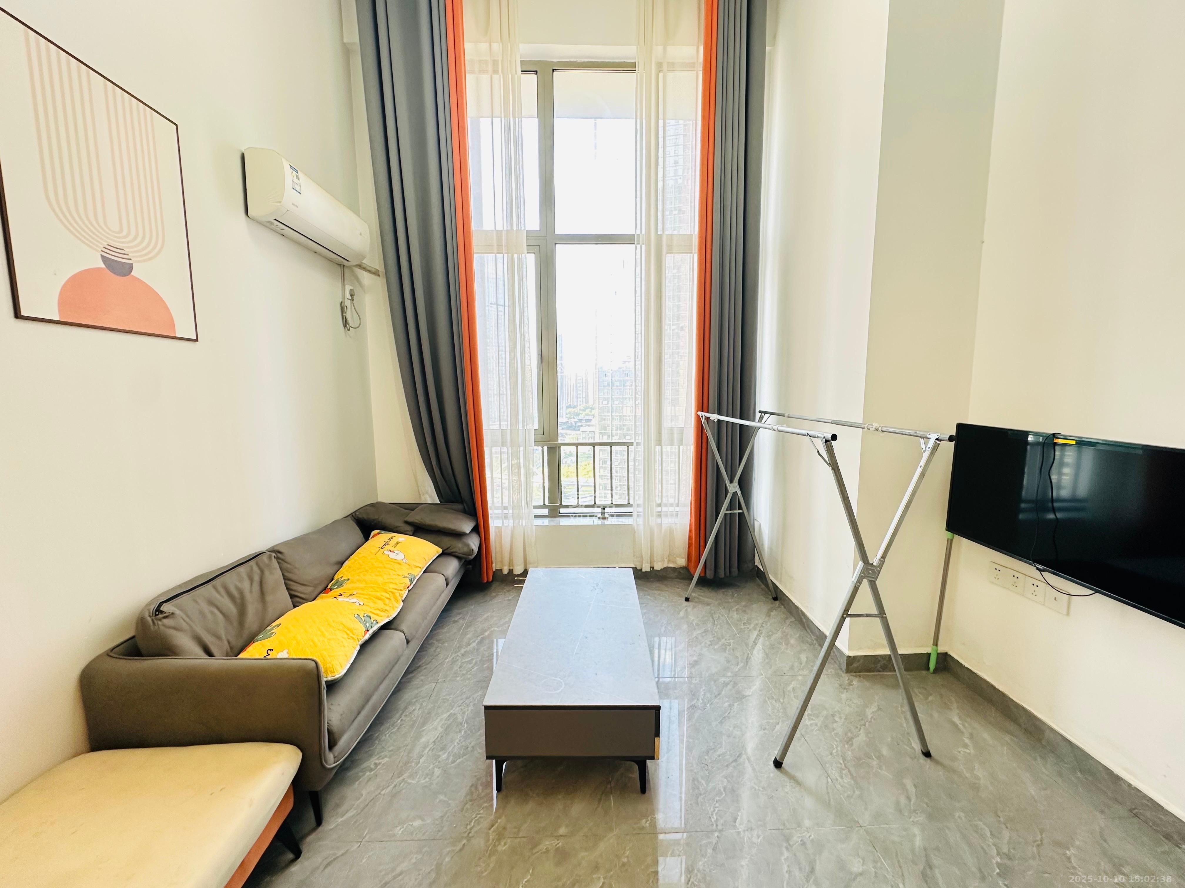 梅溪湖金茂湾  1室1厅1卫    1700.0元/月 梅溪湖金茂湾  1室1厅1卫    1700.0元/月室内图1