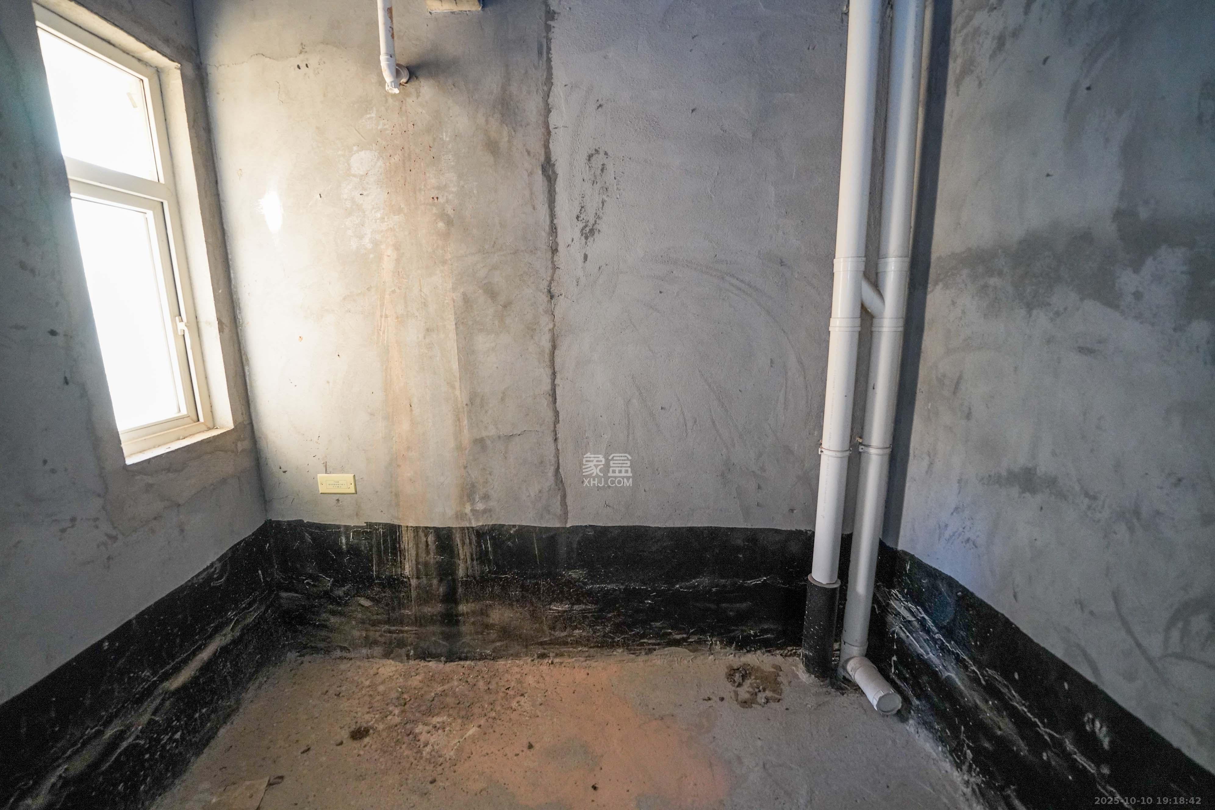 嘉华城（一期）  4室2厅2卫    150.0万卫生间