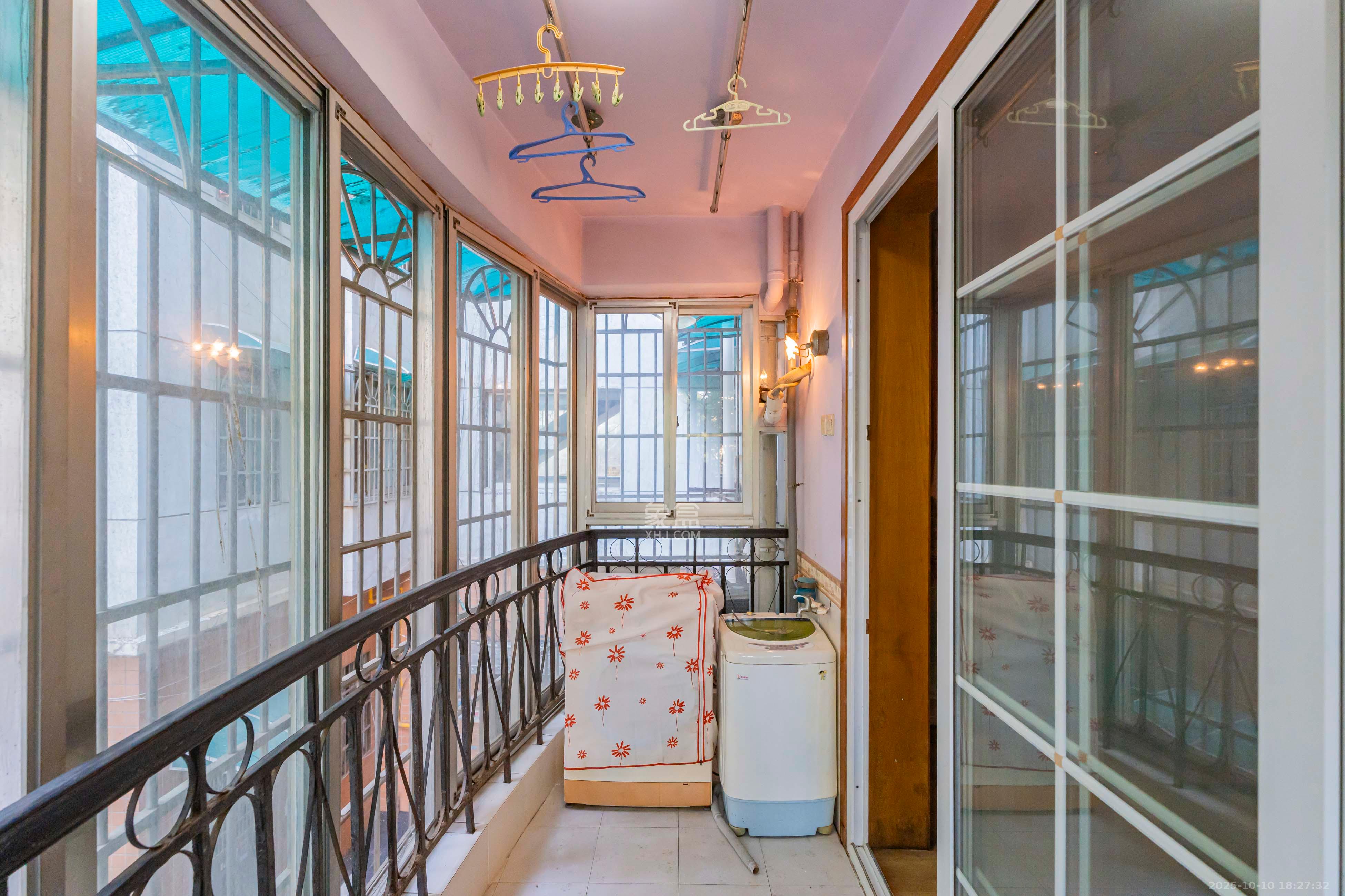 金帆小区 3室2厅2卫 79.88万 金帆小区 3室2厅2卫 79.88万阳台