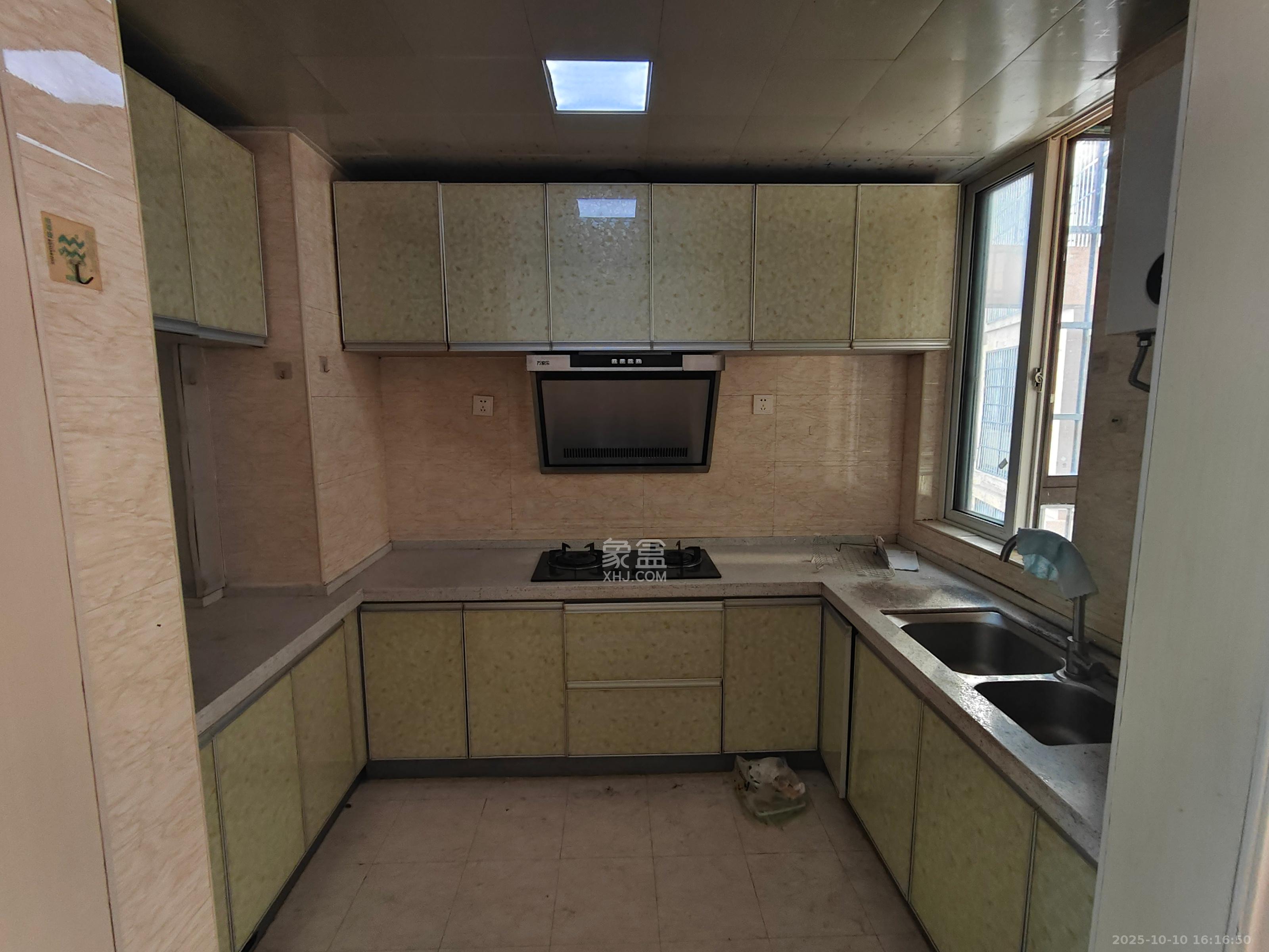 爵士湘  2室2厅1卫    1500.0元/月室内图