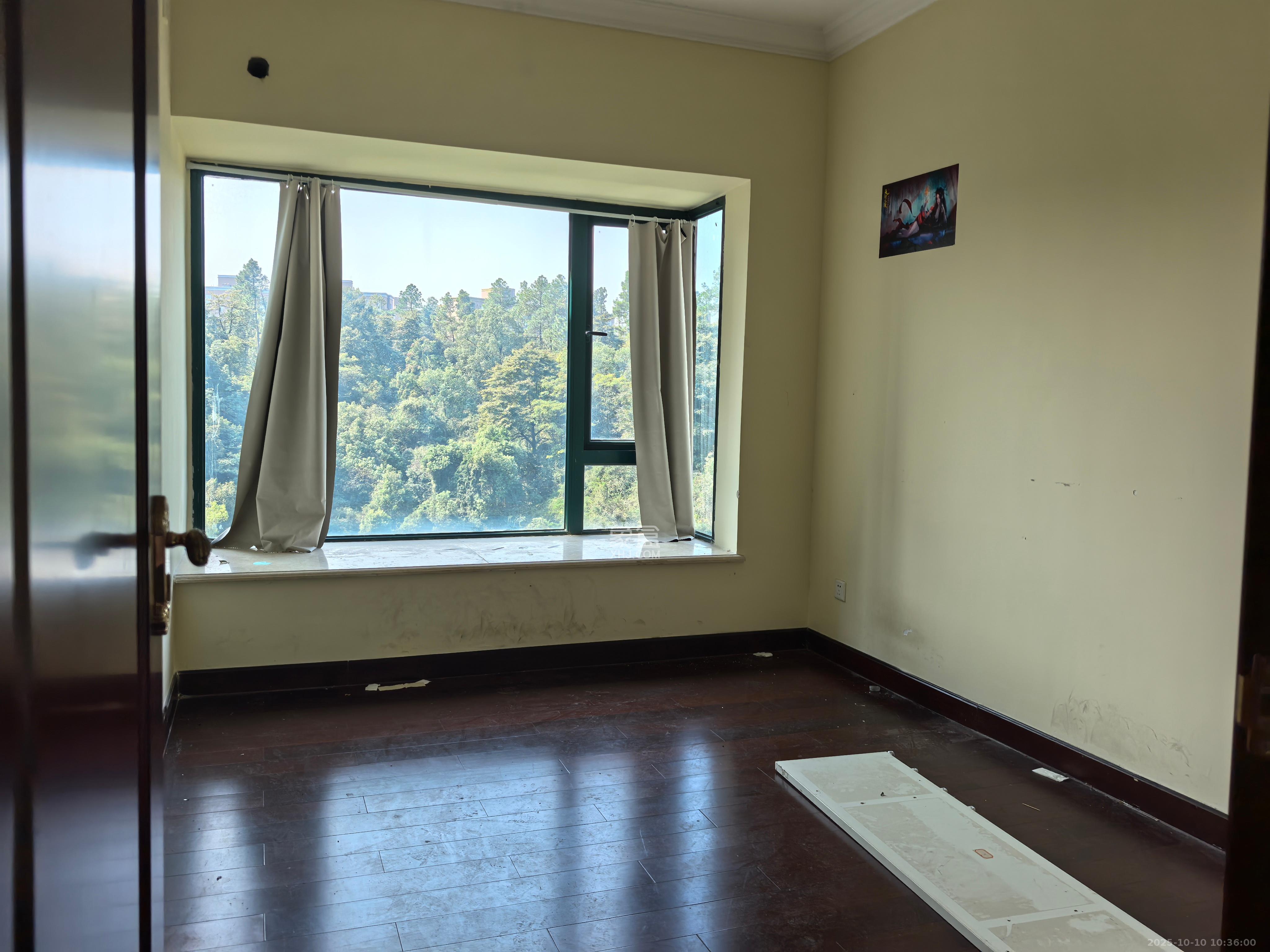 恒大城  4室2厅2卫    3000.0元/月室内图