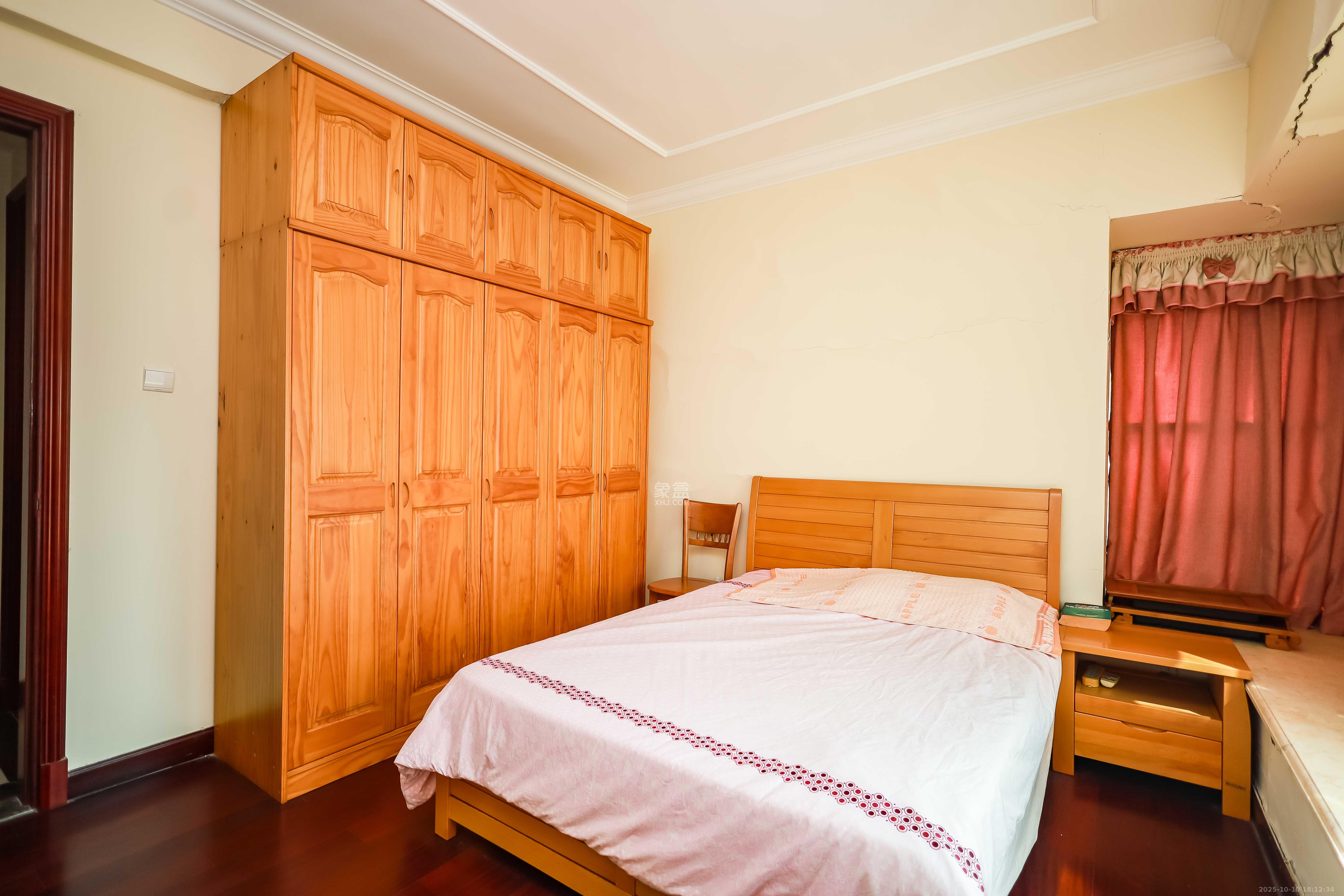 恒大华府  3室2厅1卫    118.0万 恒大华府  3室2厅1卫    118.0万卧室