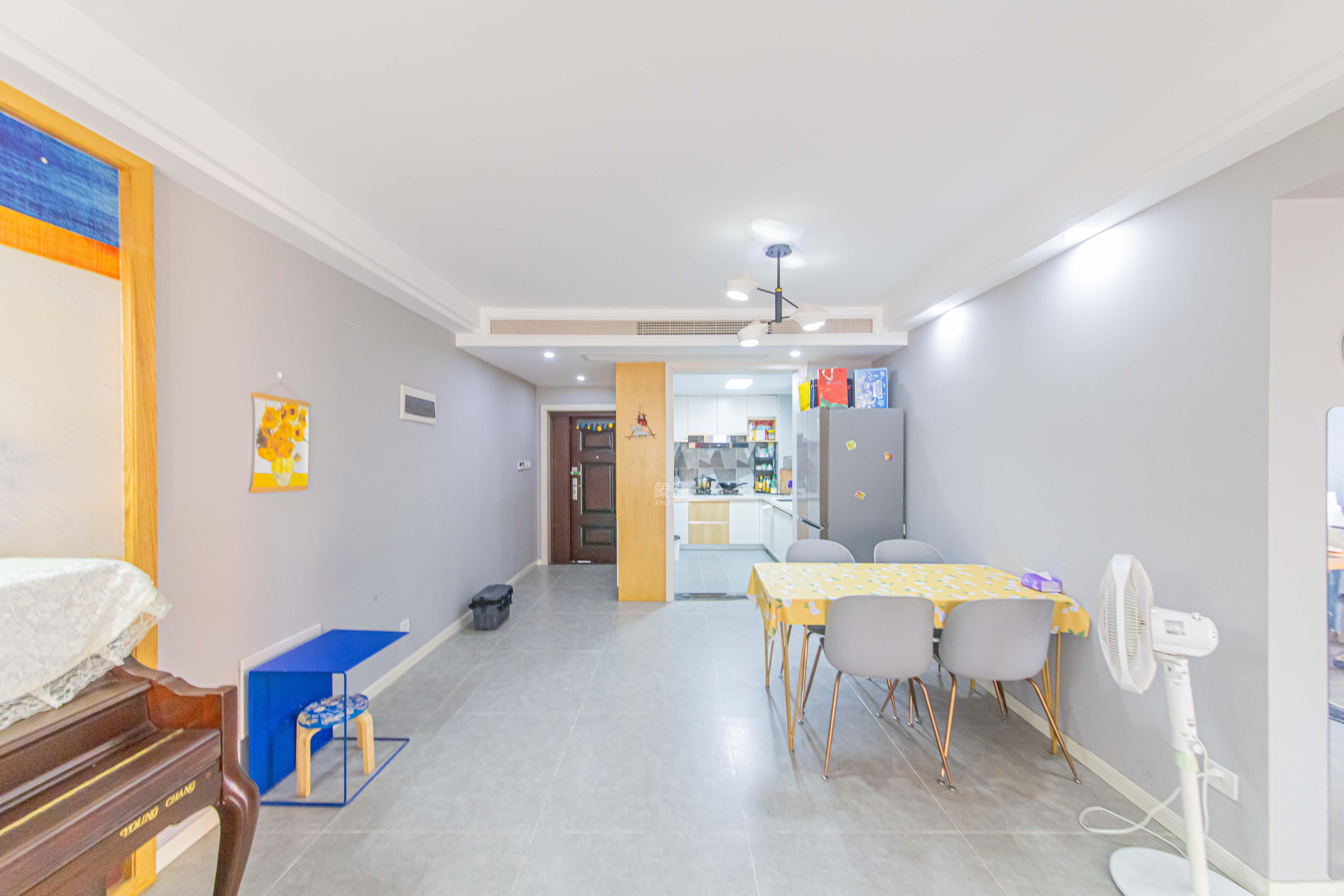 鑫远悦城（鑫远悦时代）  3室2厅1卫    110.0万客厅