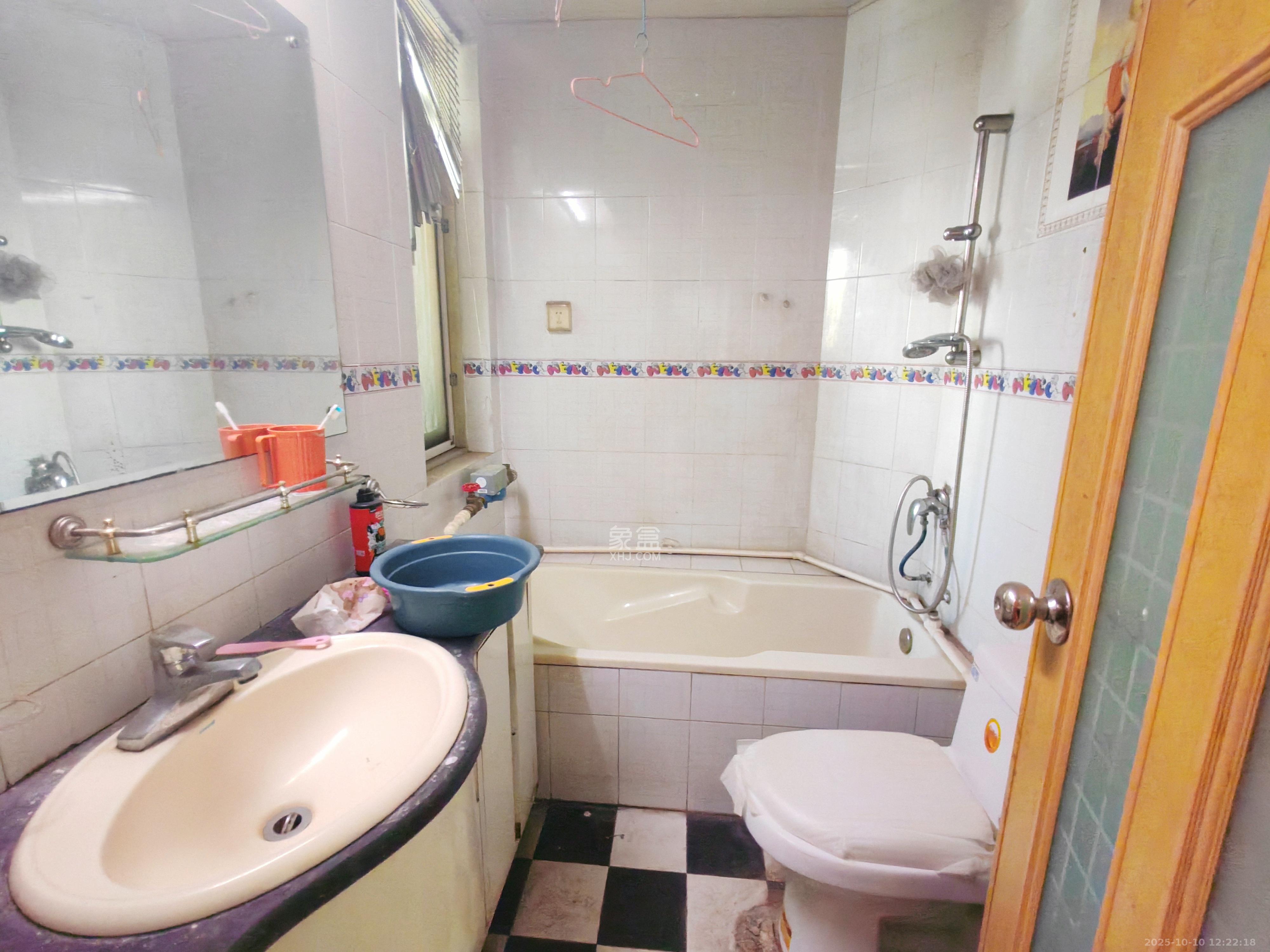 南天花园  3室2厅2卫    1800.0元/月 南天花园  3室2厅2卫    1800.0元/月室内图