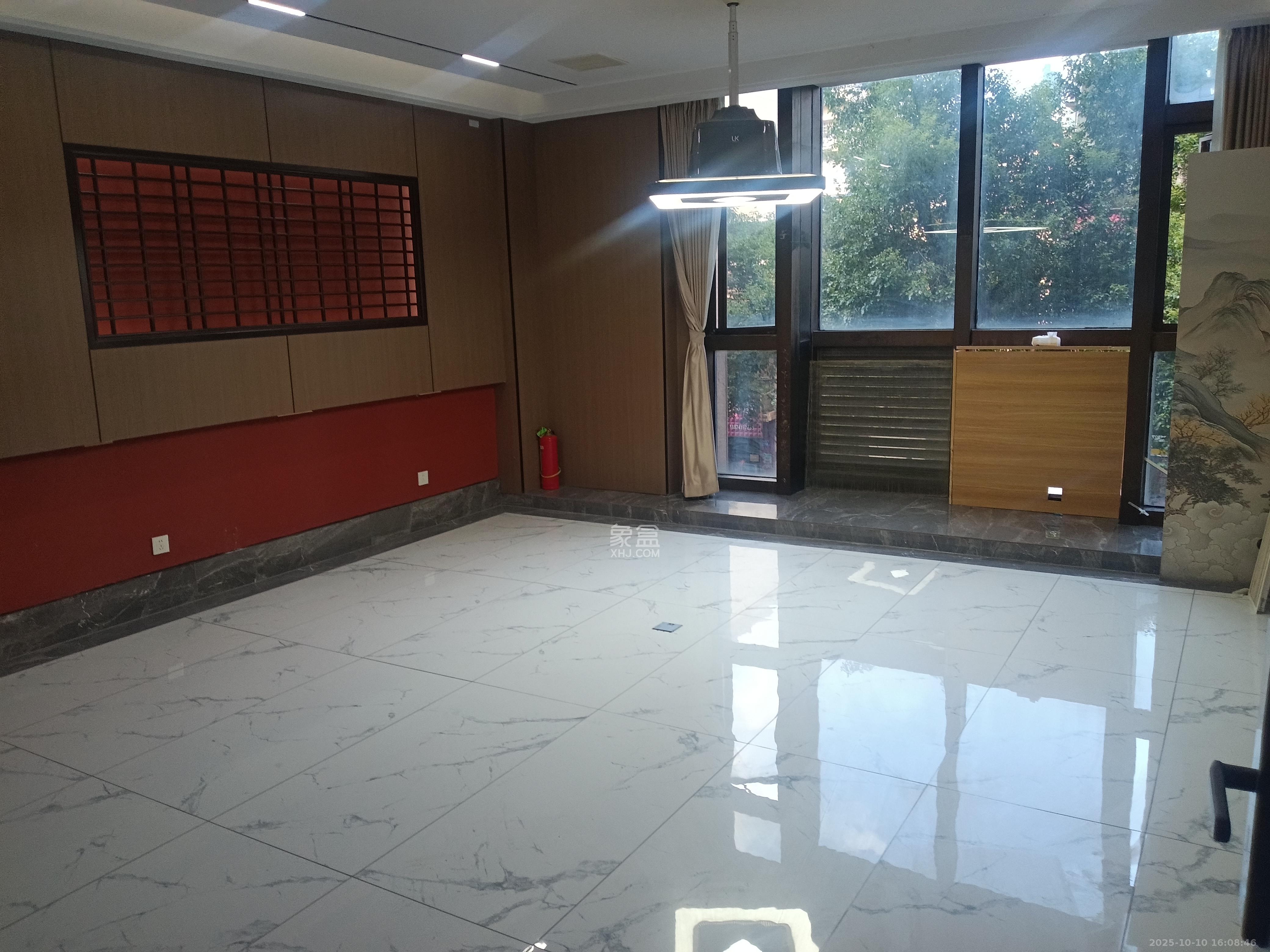 铂宫   1111.36㎡      19000.0元/月室内图