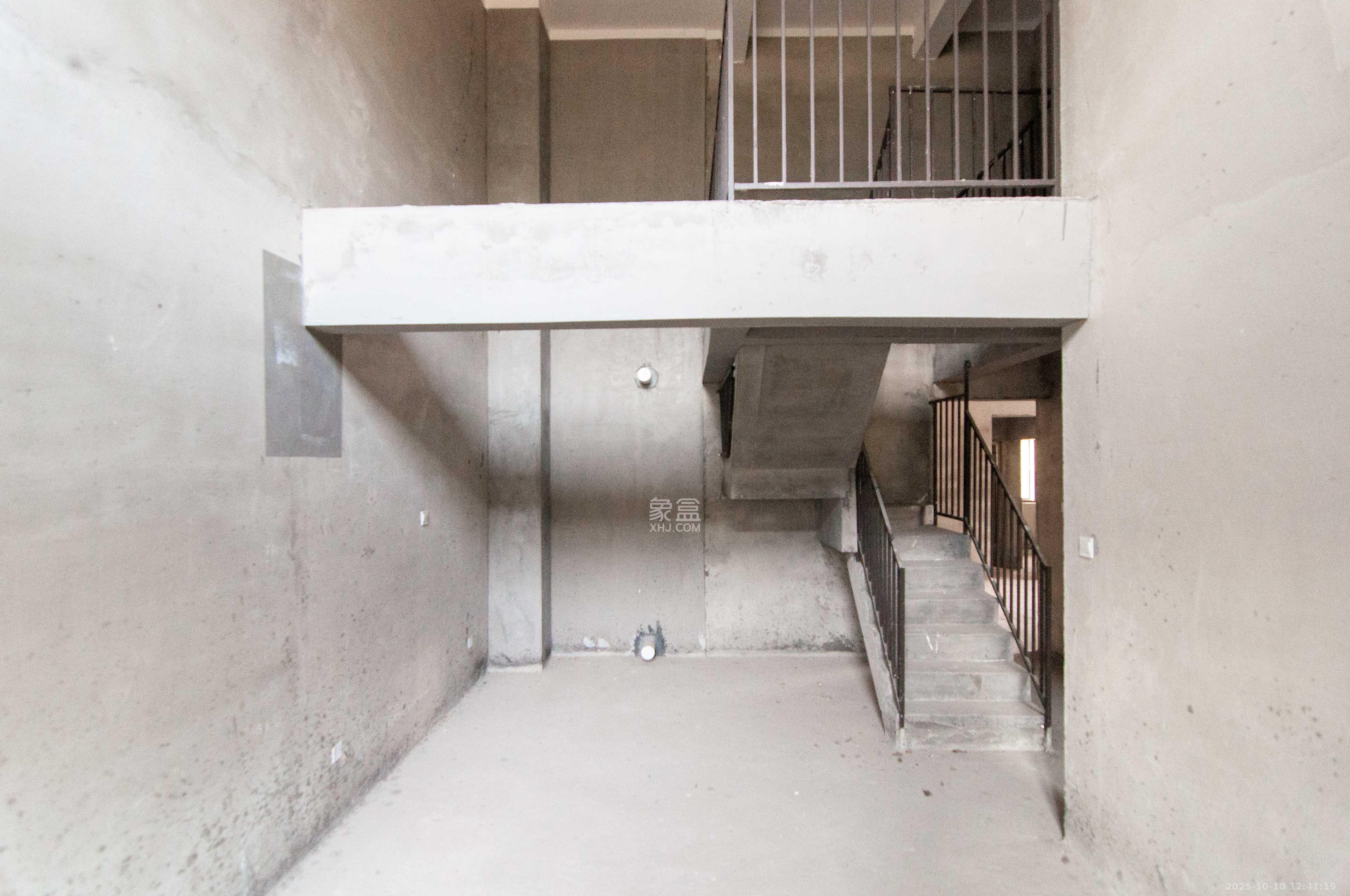 梅溪正荣府  4室2厅2卫    155.0万其他