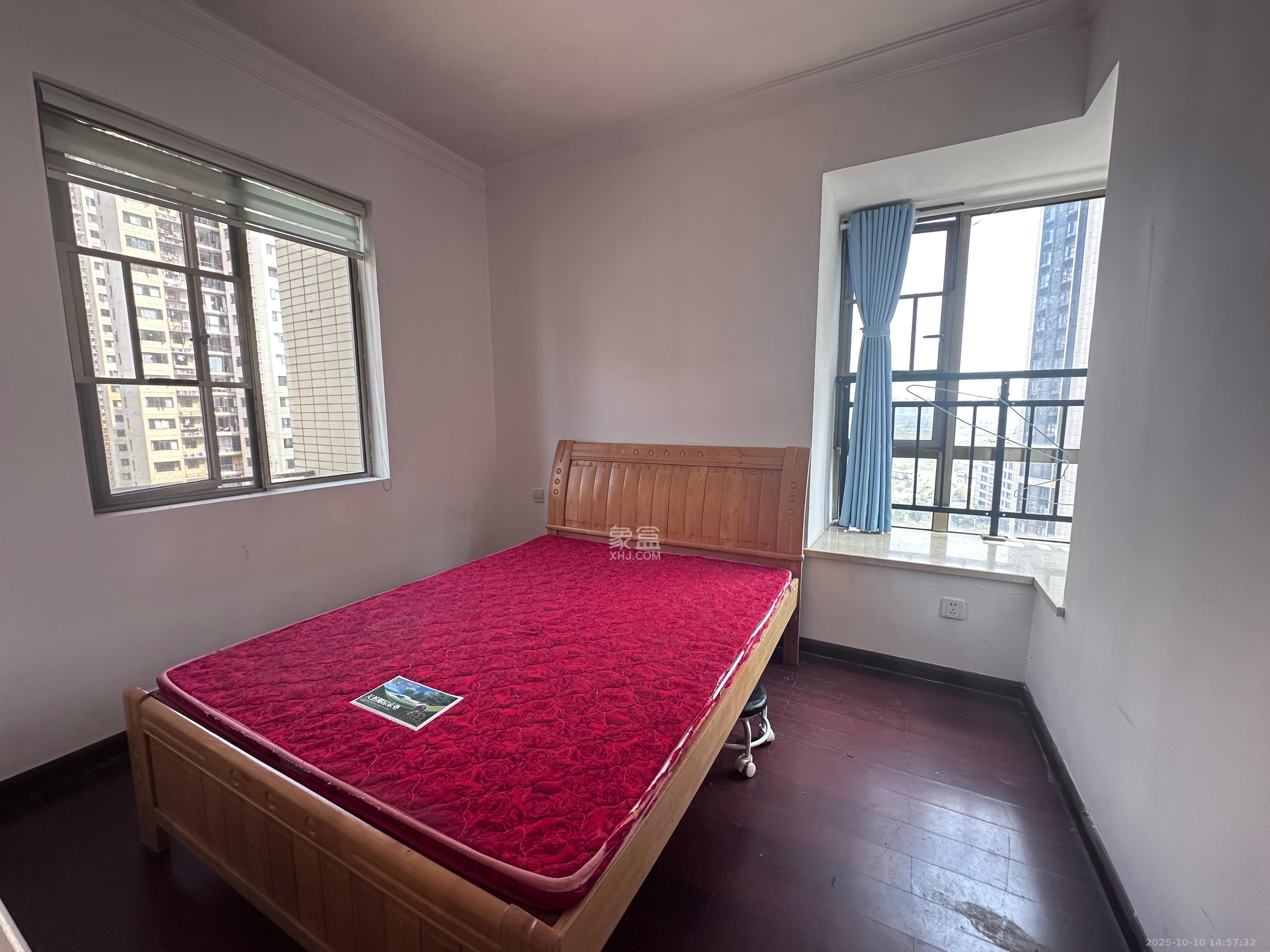 江山帝景雅典  3室2厅1卫    1999.0元/月 江山帝景雅典  3室2厅1卫    1999.0元/月室内图