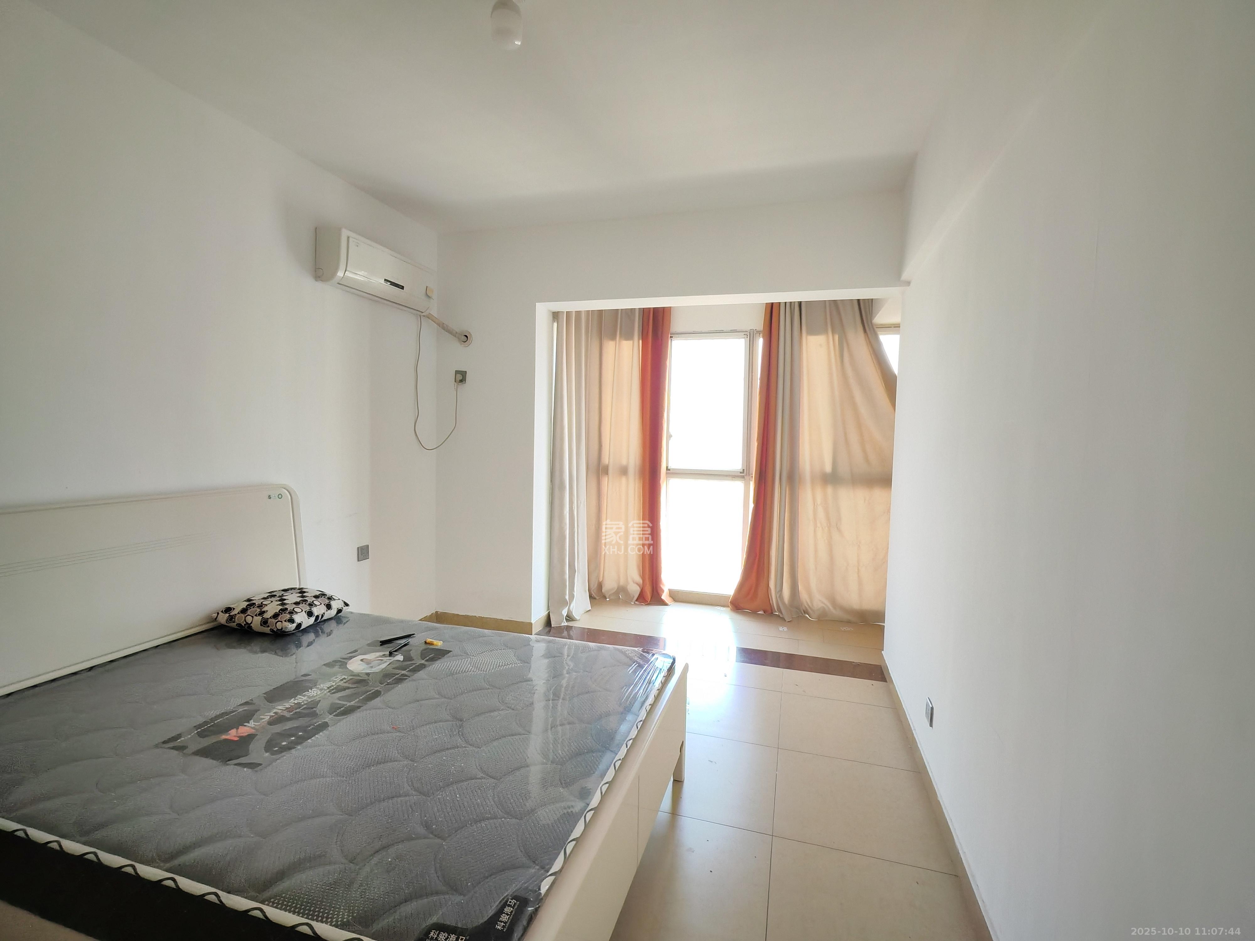 上河国际C区  3室2厅2卫    2900.0元/月室内图