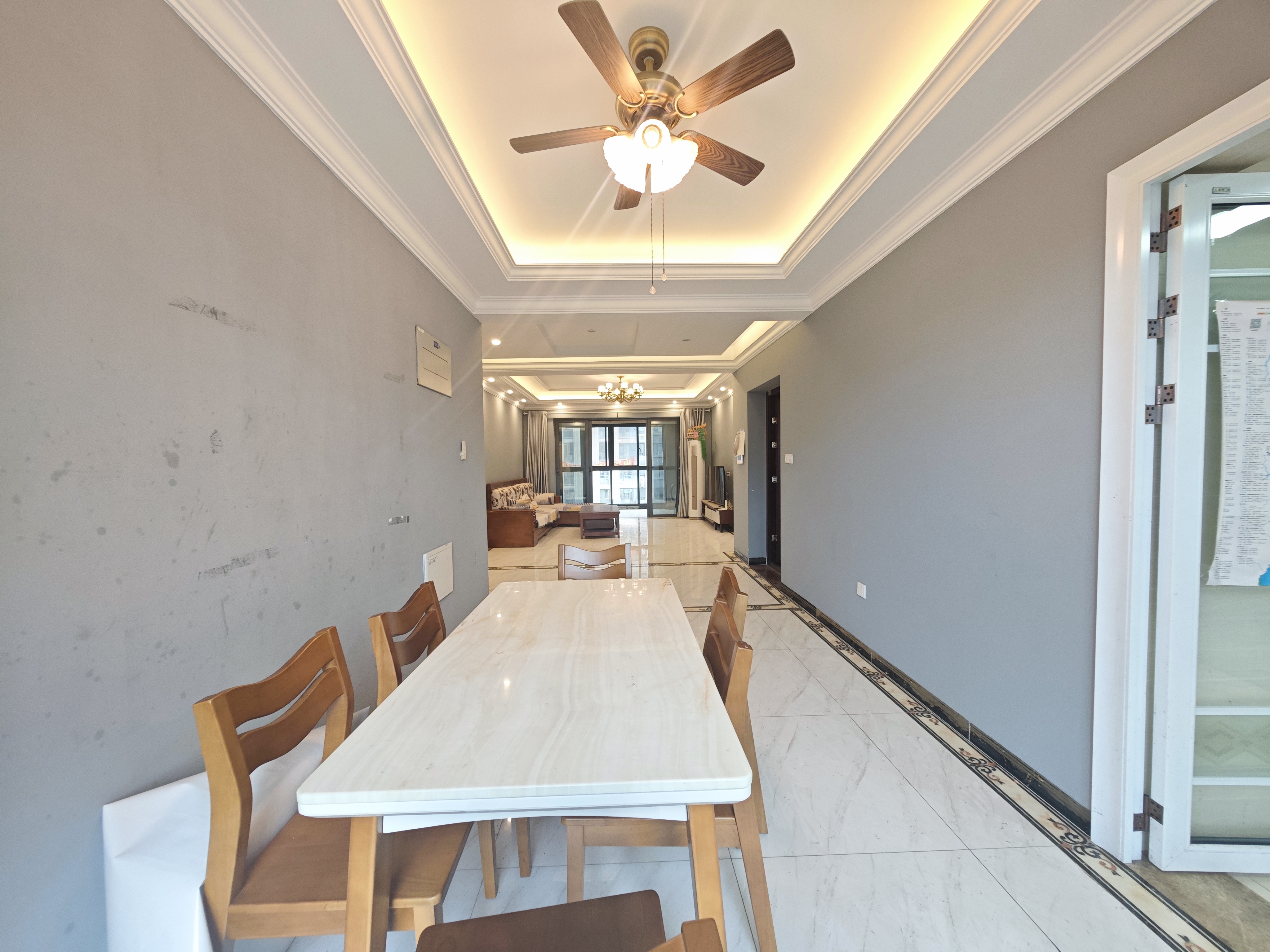 海航豪庭北苑  3室2厅2卫    5000.0元/月室内图