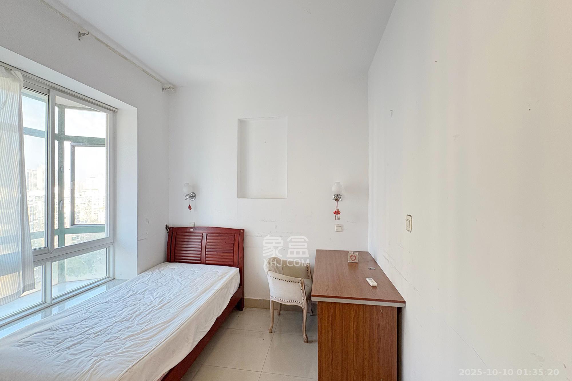 梦泽园  4室2厅1卫    220.0万其他