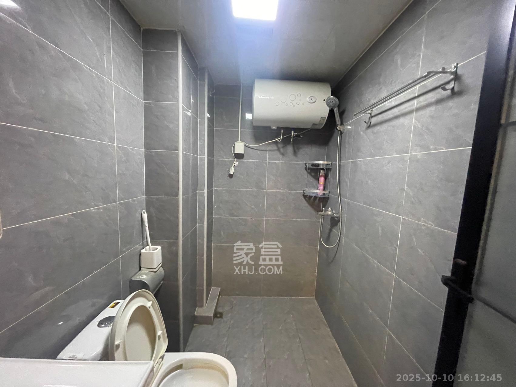 中海珑悦府  1室1厅1卫    1200.0元/月 中海珑悦府  1室1厅1卫    1200.0元/月室内图